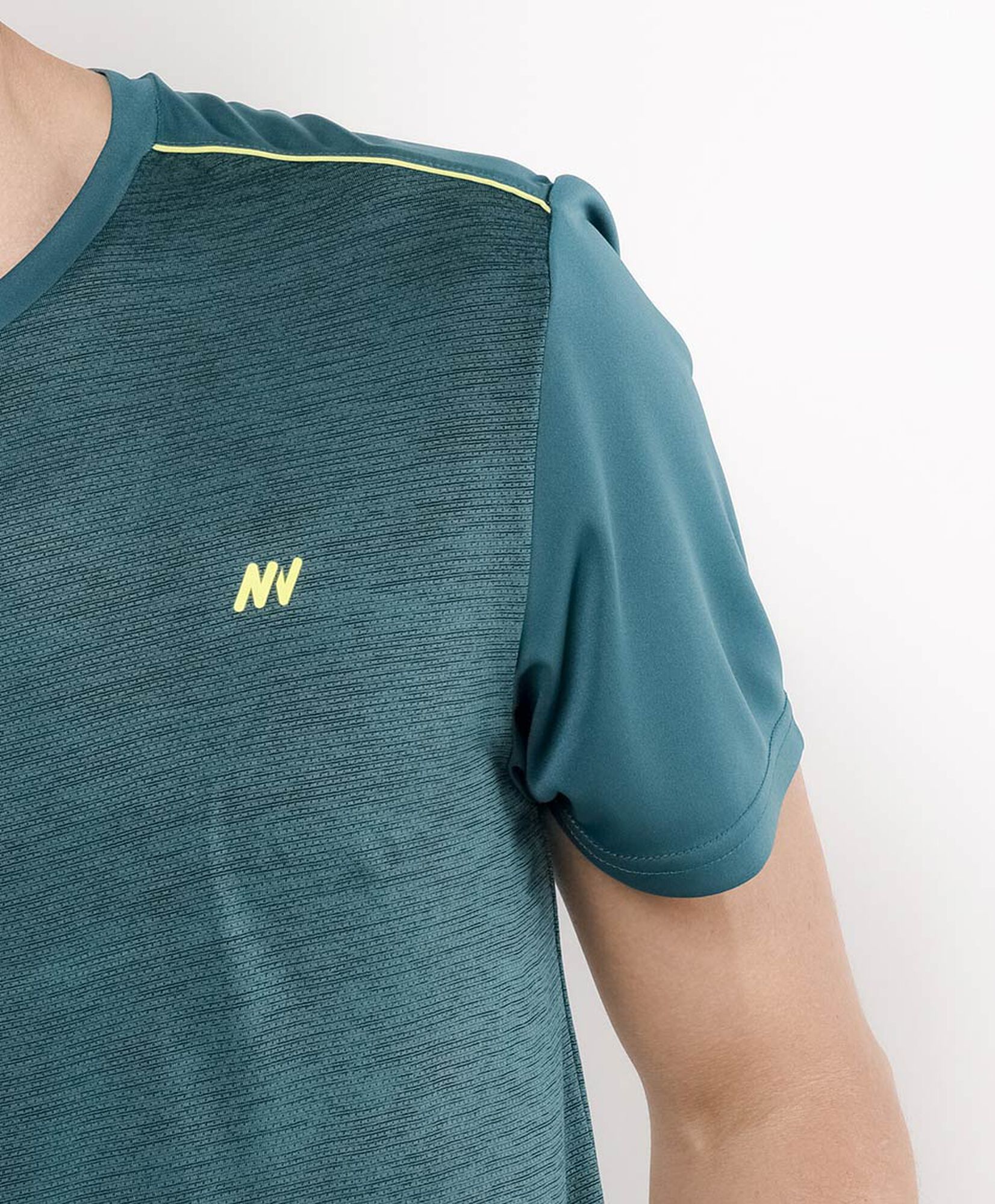 Polera deportiva hombre melange líneas Polera deportiva hombre melange líneas