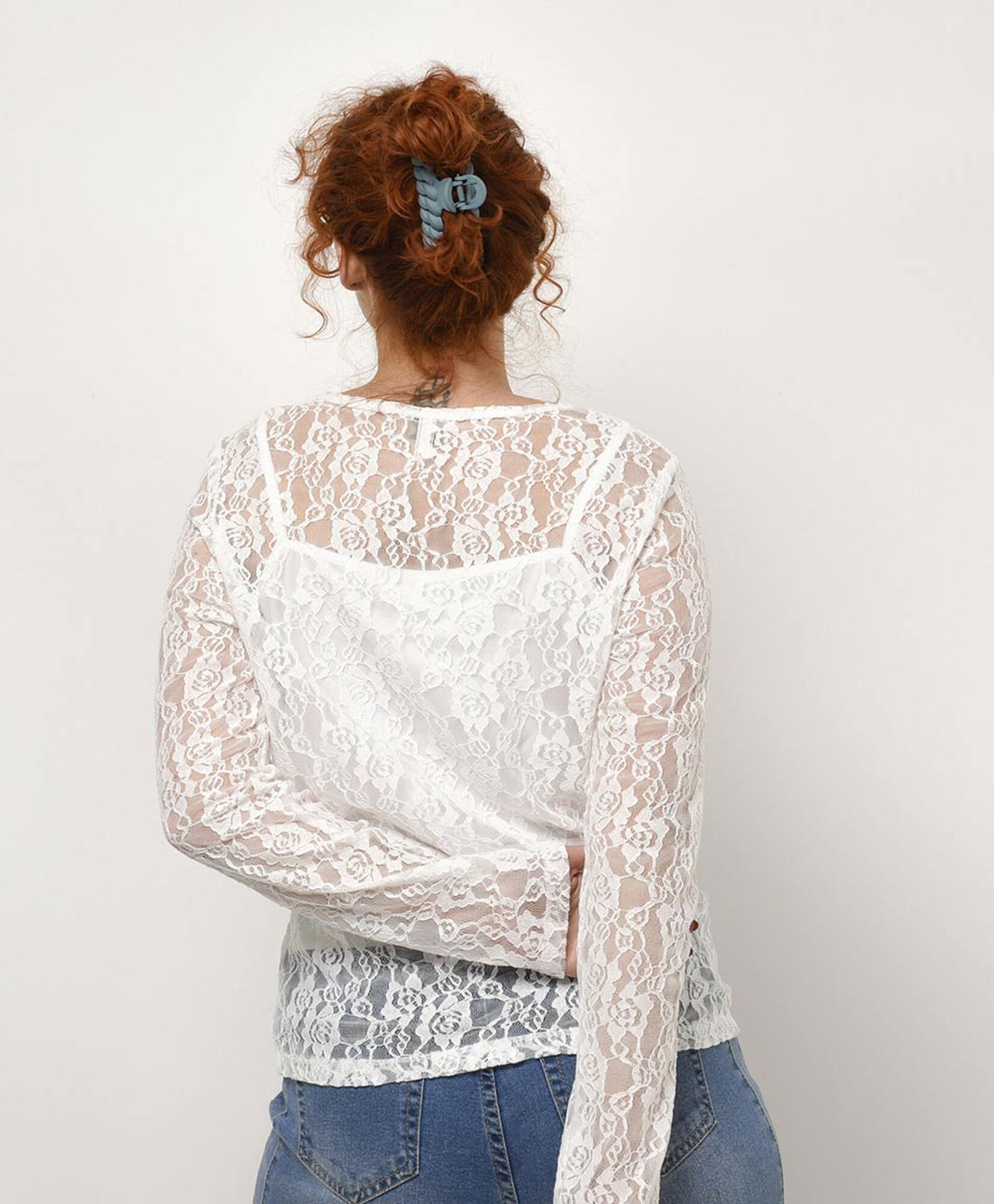 Polera mujer encajes floreados Polera mujer encajes floreados