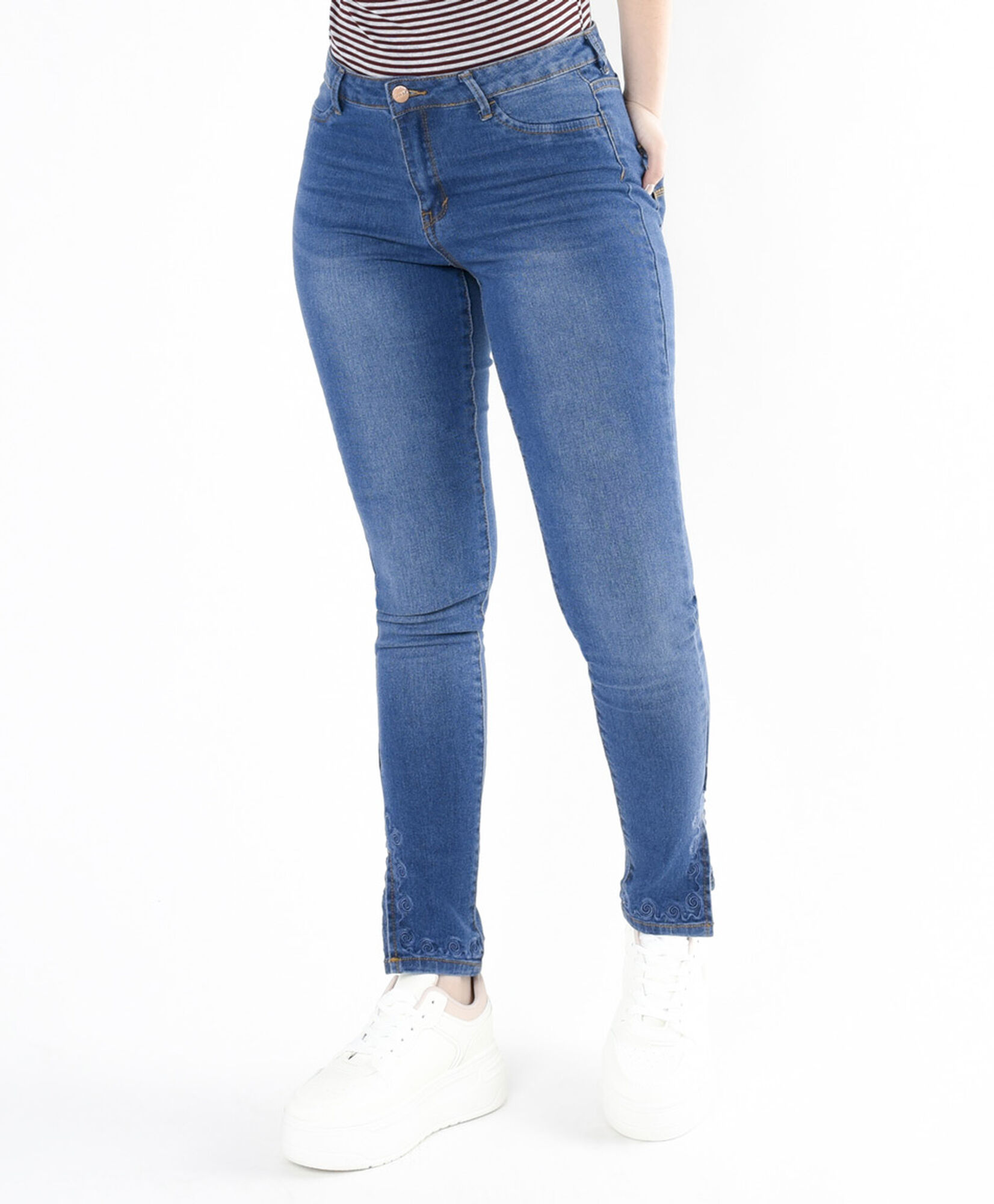 Jeans mujer basta bordada abierta skinny fit Jeans mujer basta bordada abierta skinny fit