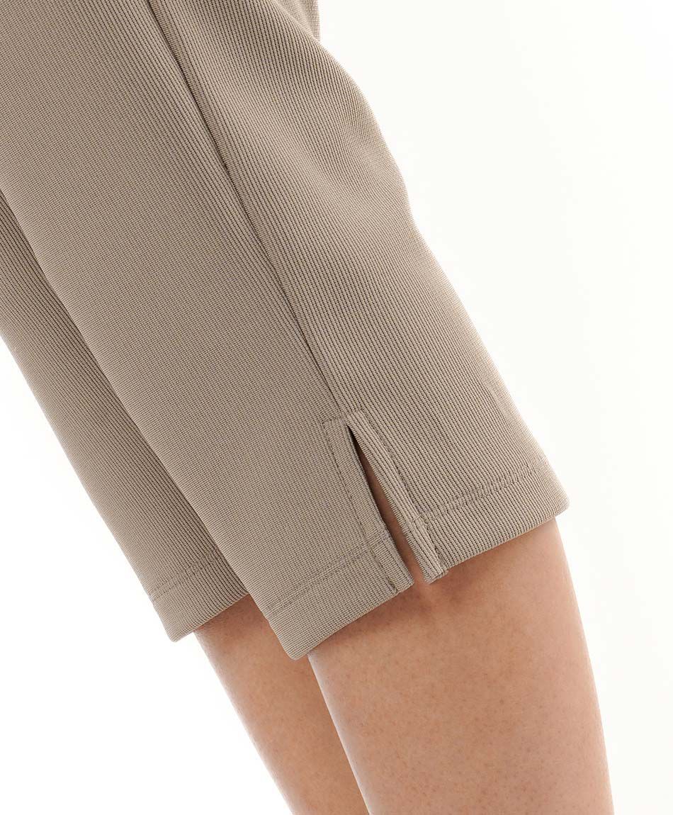 Pantal&oacute;n mujer capri b&aacute;sico