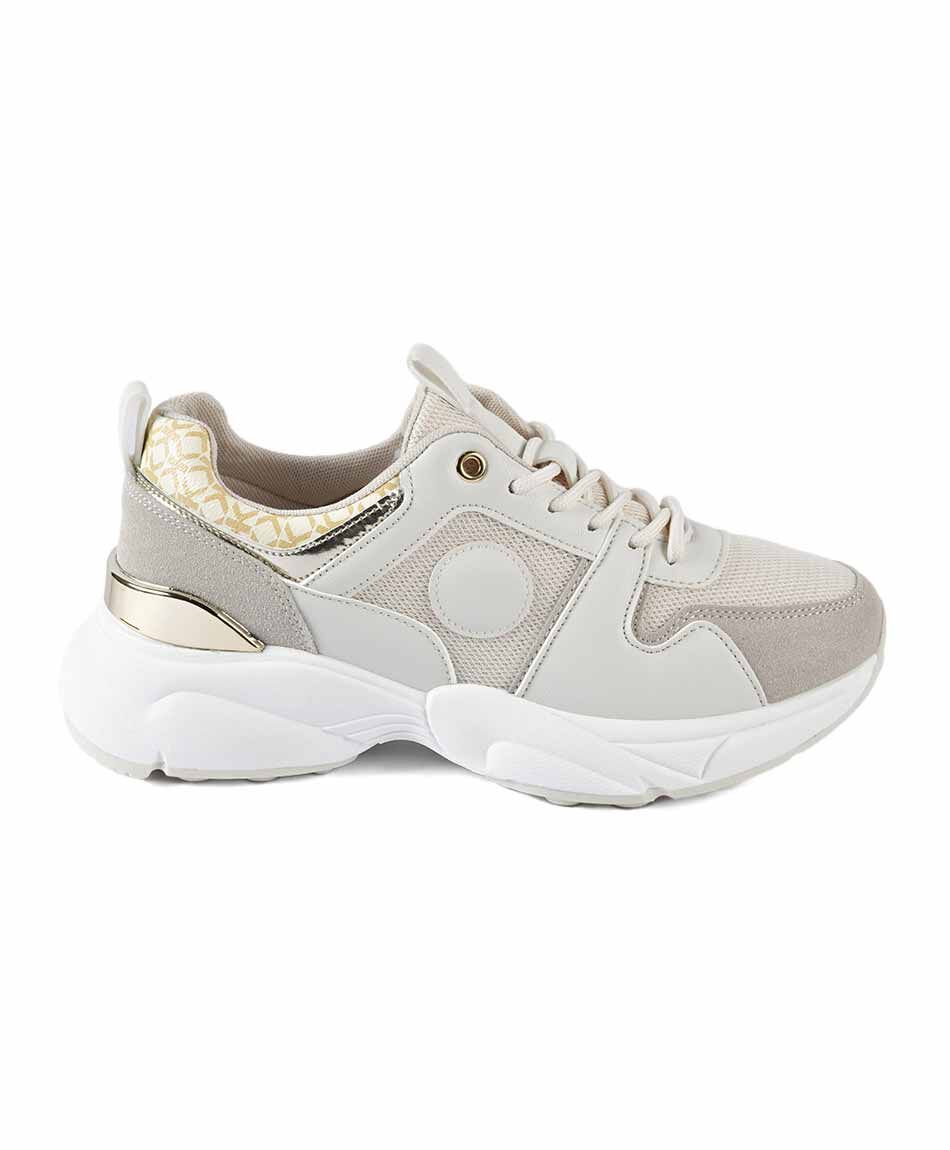 Zapatilla detalle dorado plataforma