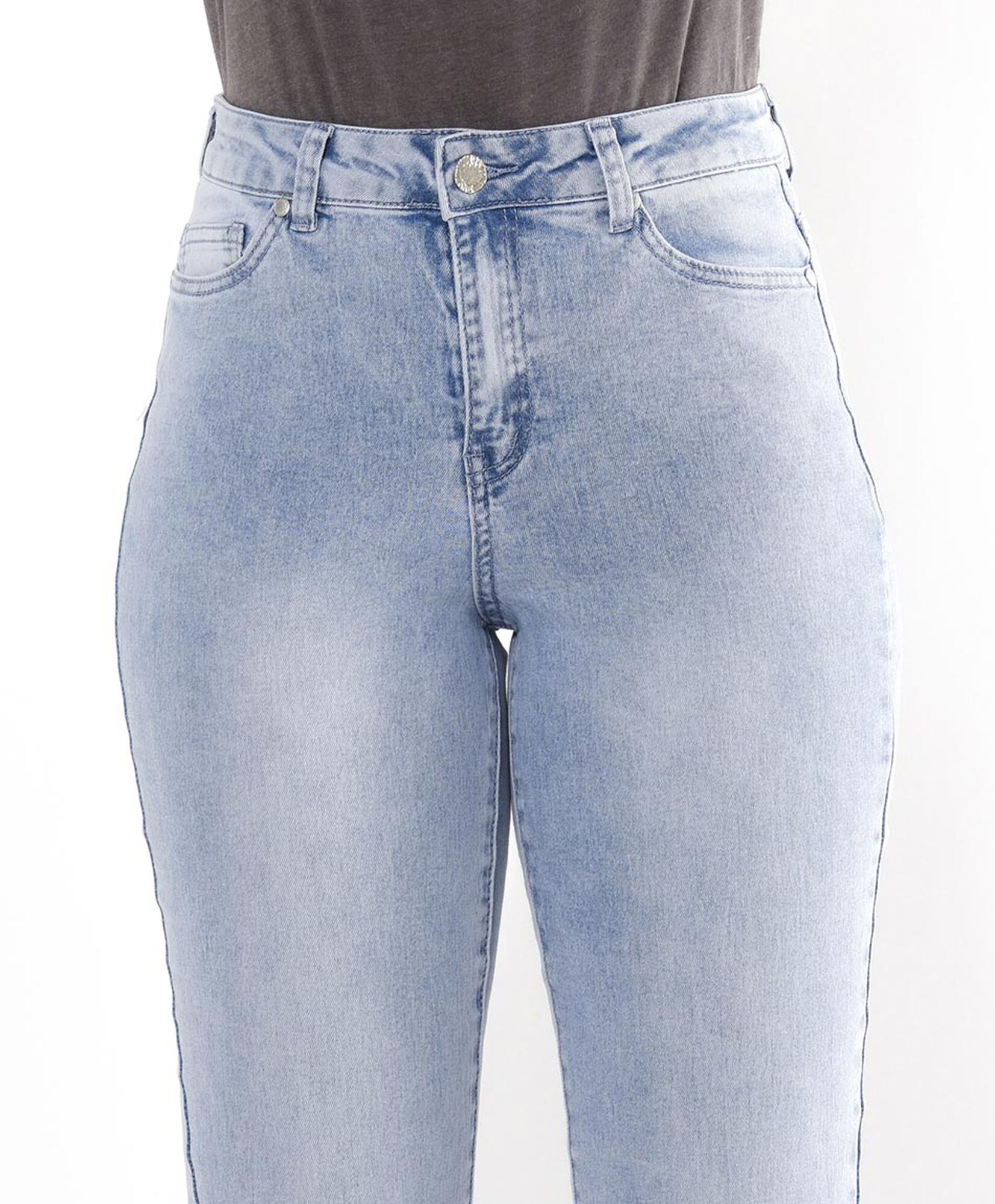 Jeans mujer basta abierta bordada Jeans mujer basta abierta bordada