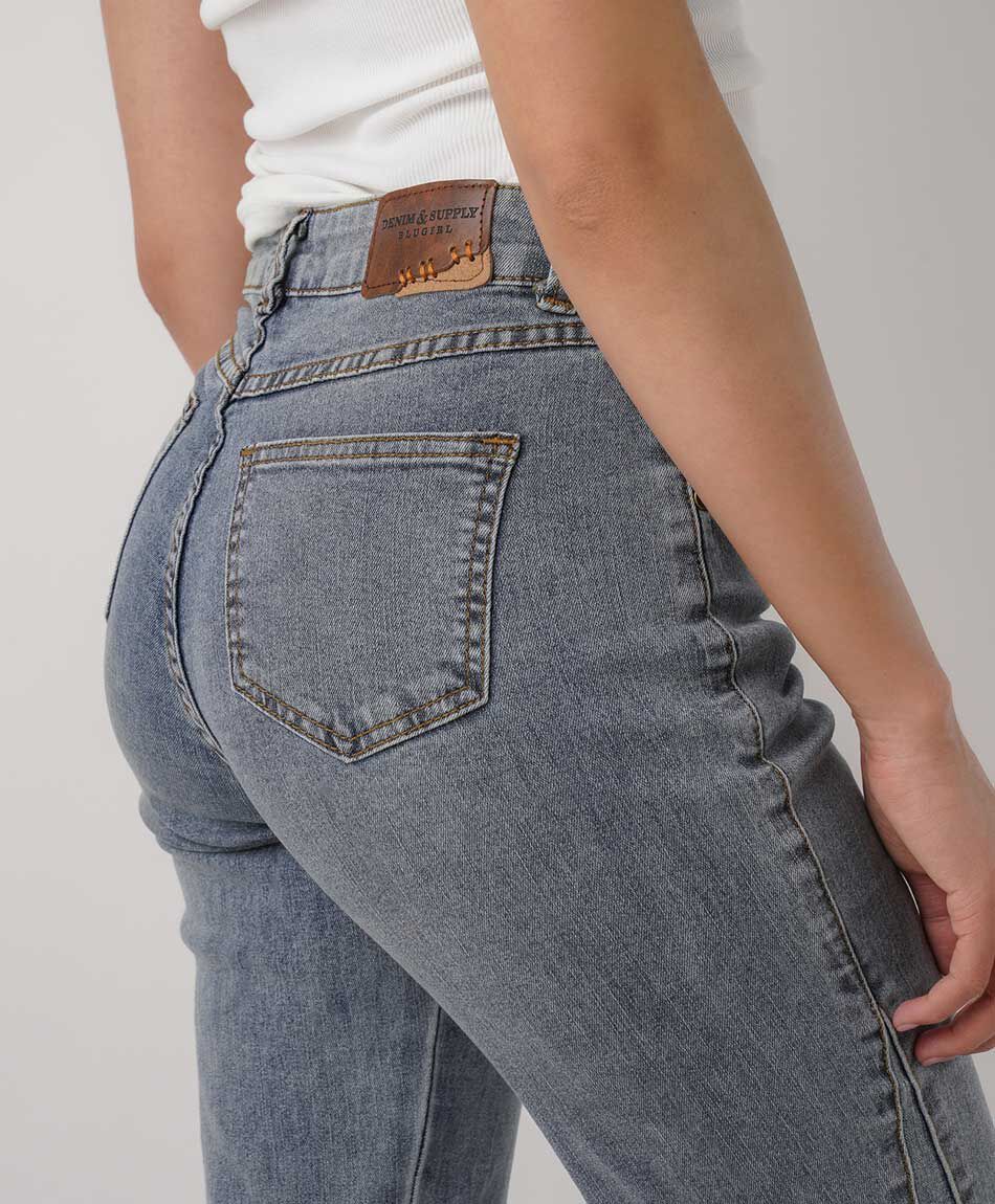 Jeans mujer flare corte lateral