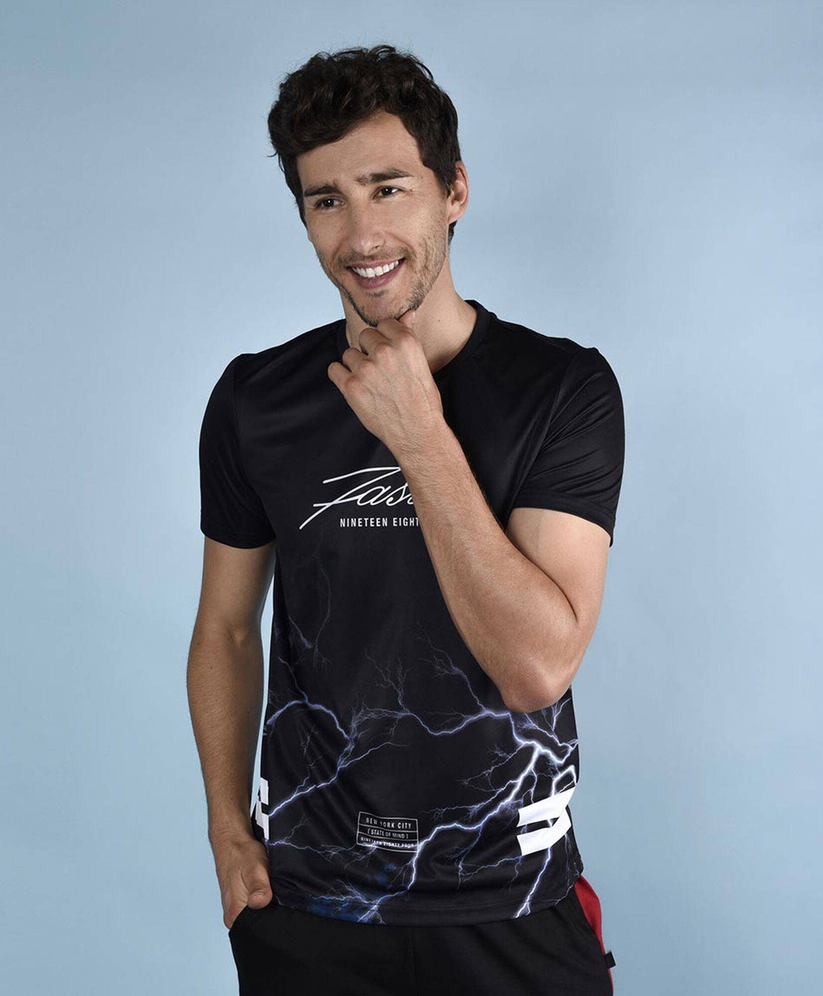 Polera deportiva manga corta cuello redondo Polera deportiva manga corta cuello redondo