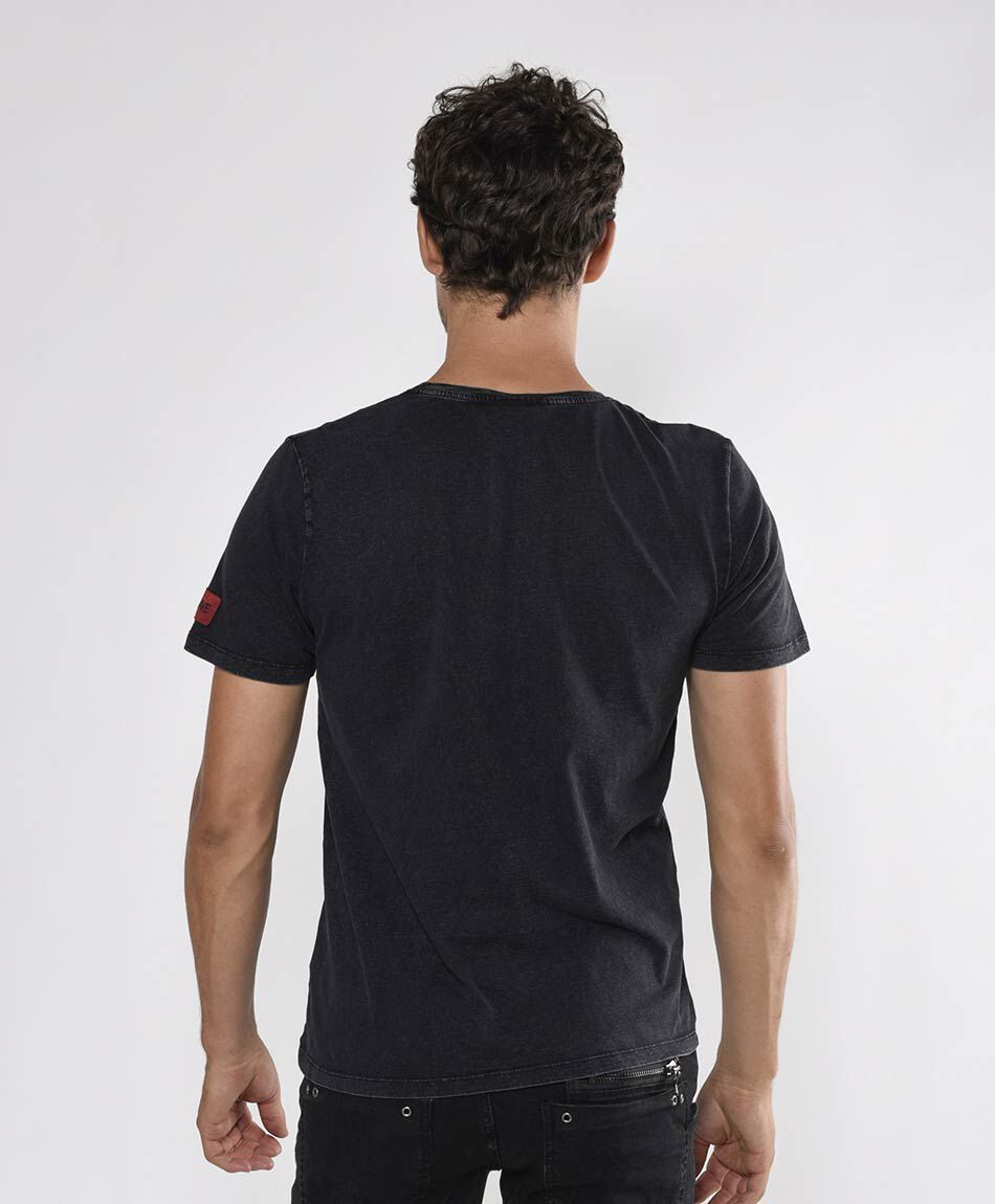 Polera hombre estampado pantera