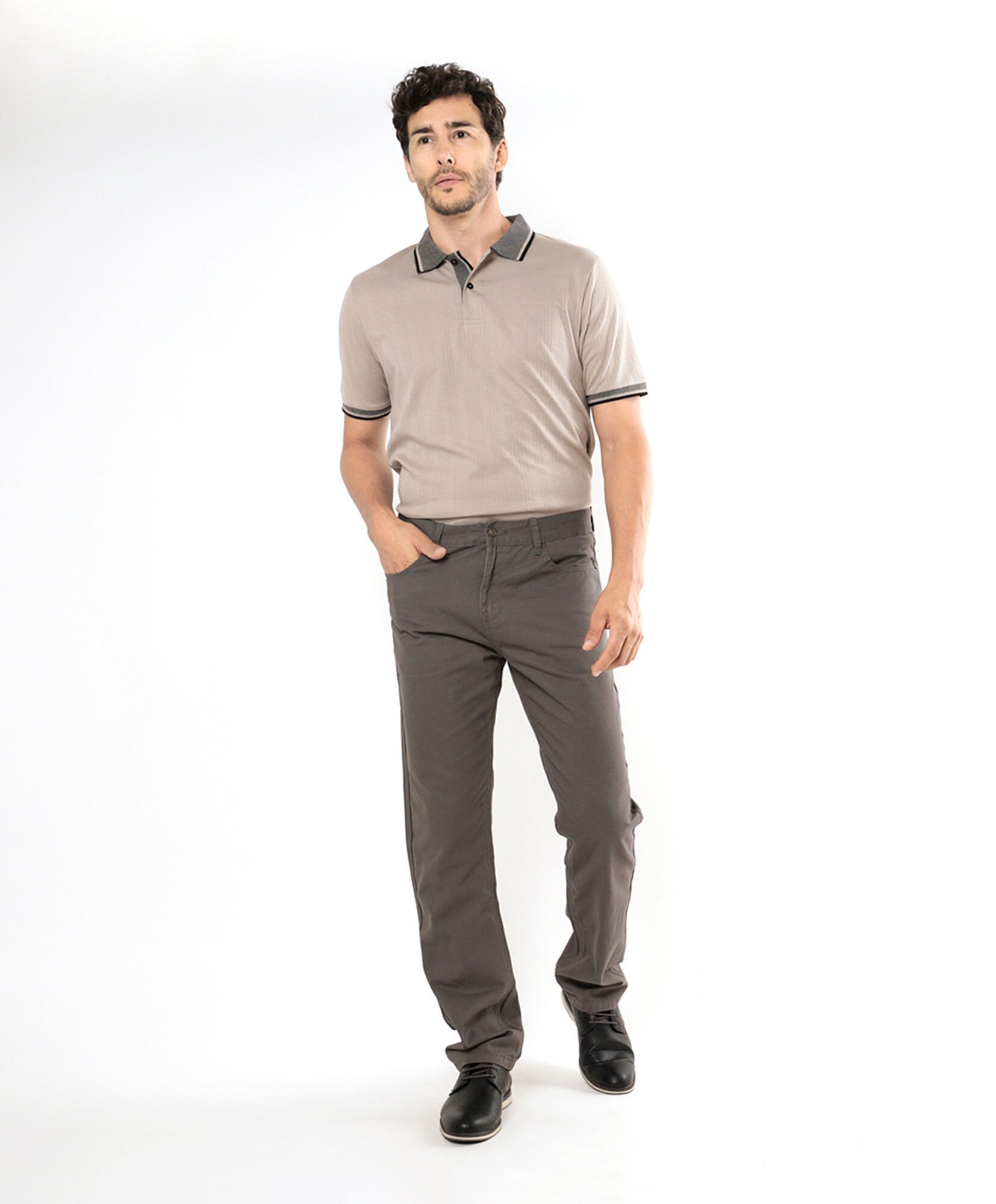 Pantalón hombre liso básico Pantalón hombre liso básico