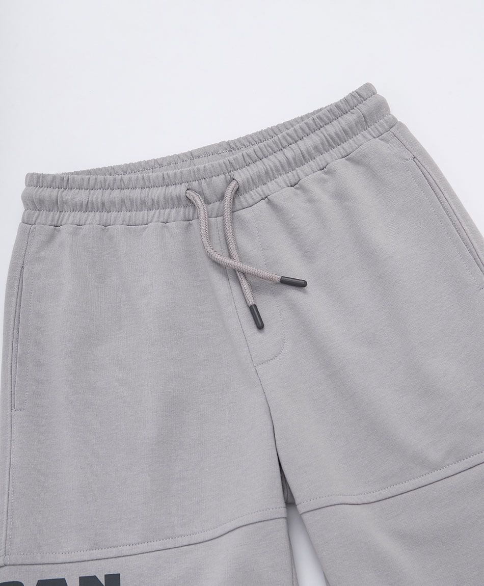 Short ni&ntilde;o urbano