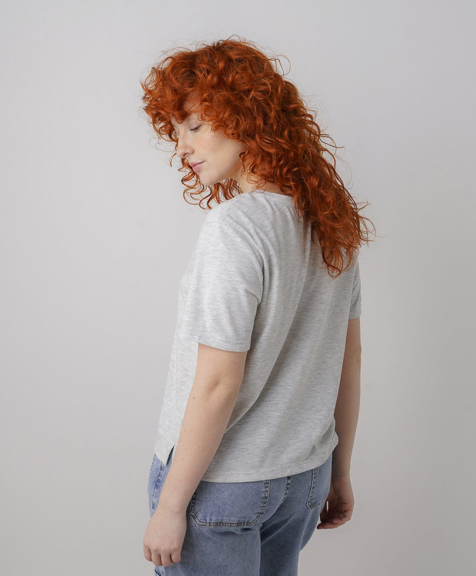 Polera mujer lisa cl&aacute;sica gris
