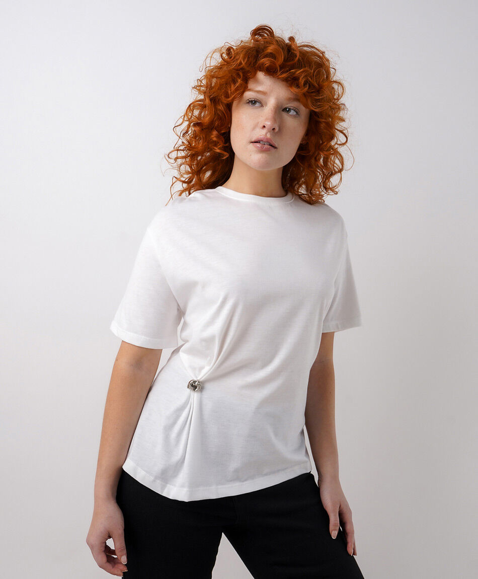 Polera mujer accesorio lateral