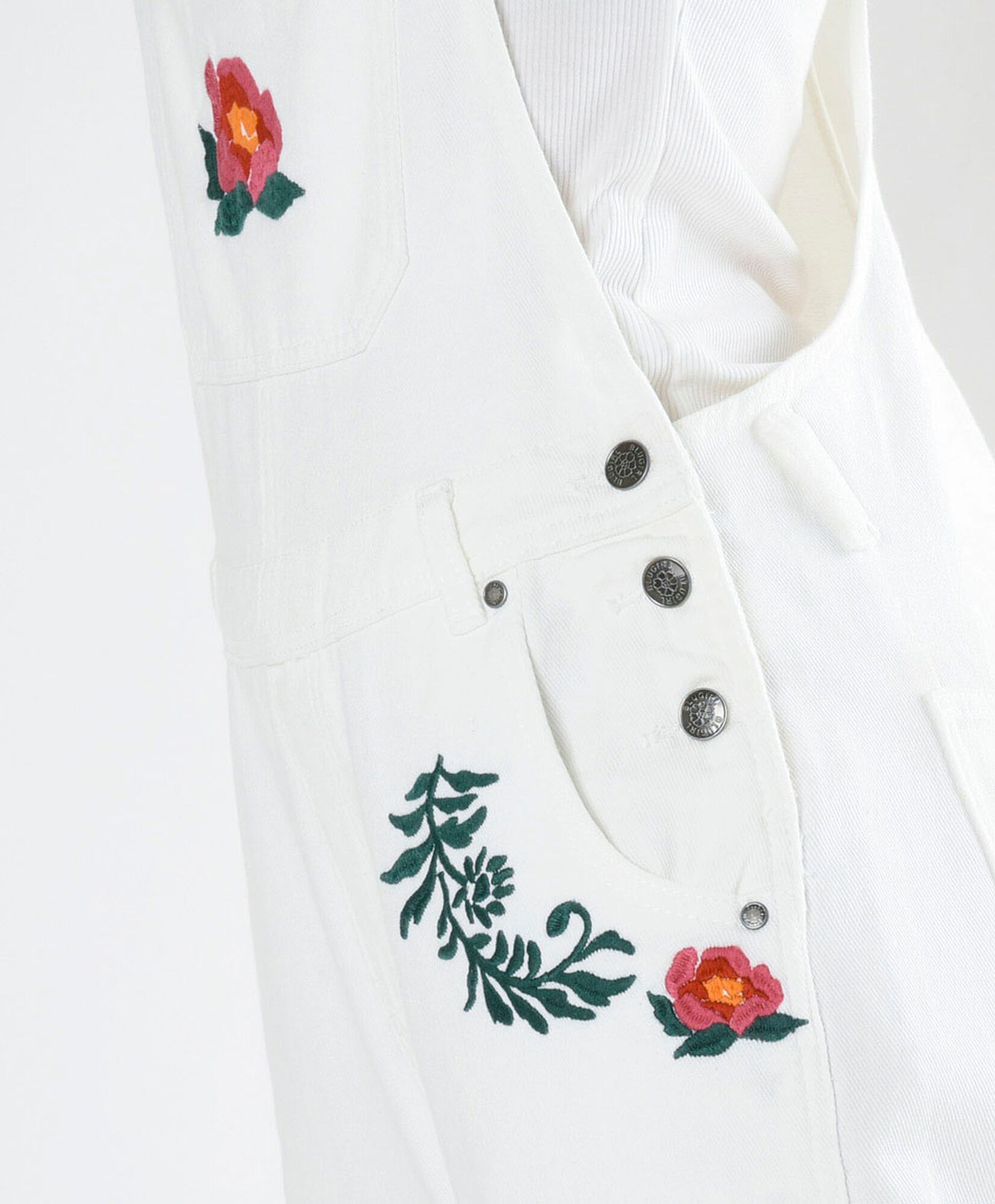 Jardinera mujer bordado flores blanca Jardinera mujer bordado flores blanca