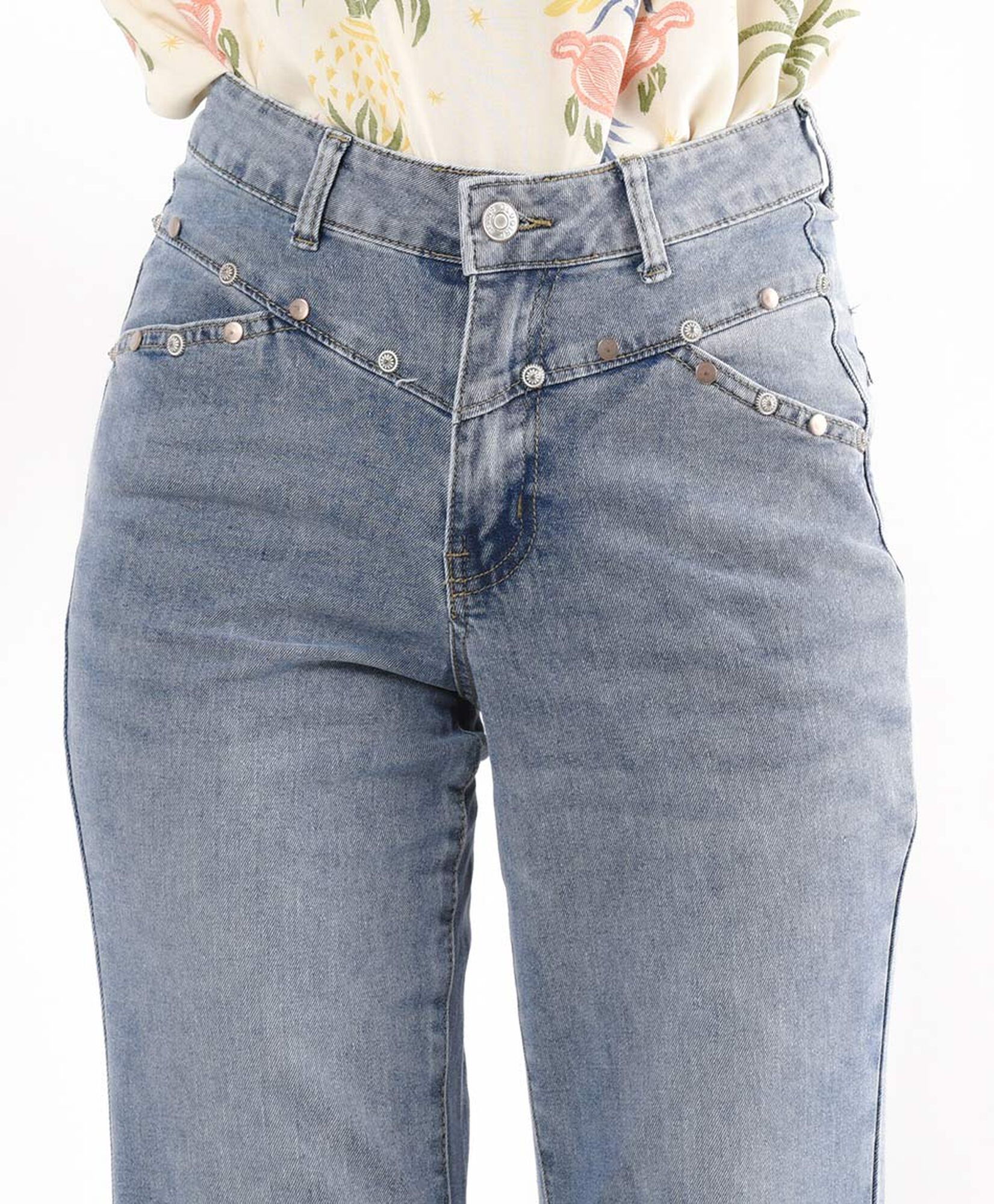 Jeans mujer tachas redondas flare Jeans mujer tachas redondas flare