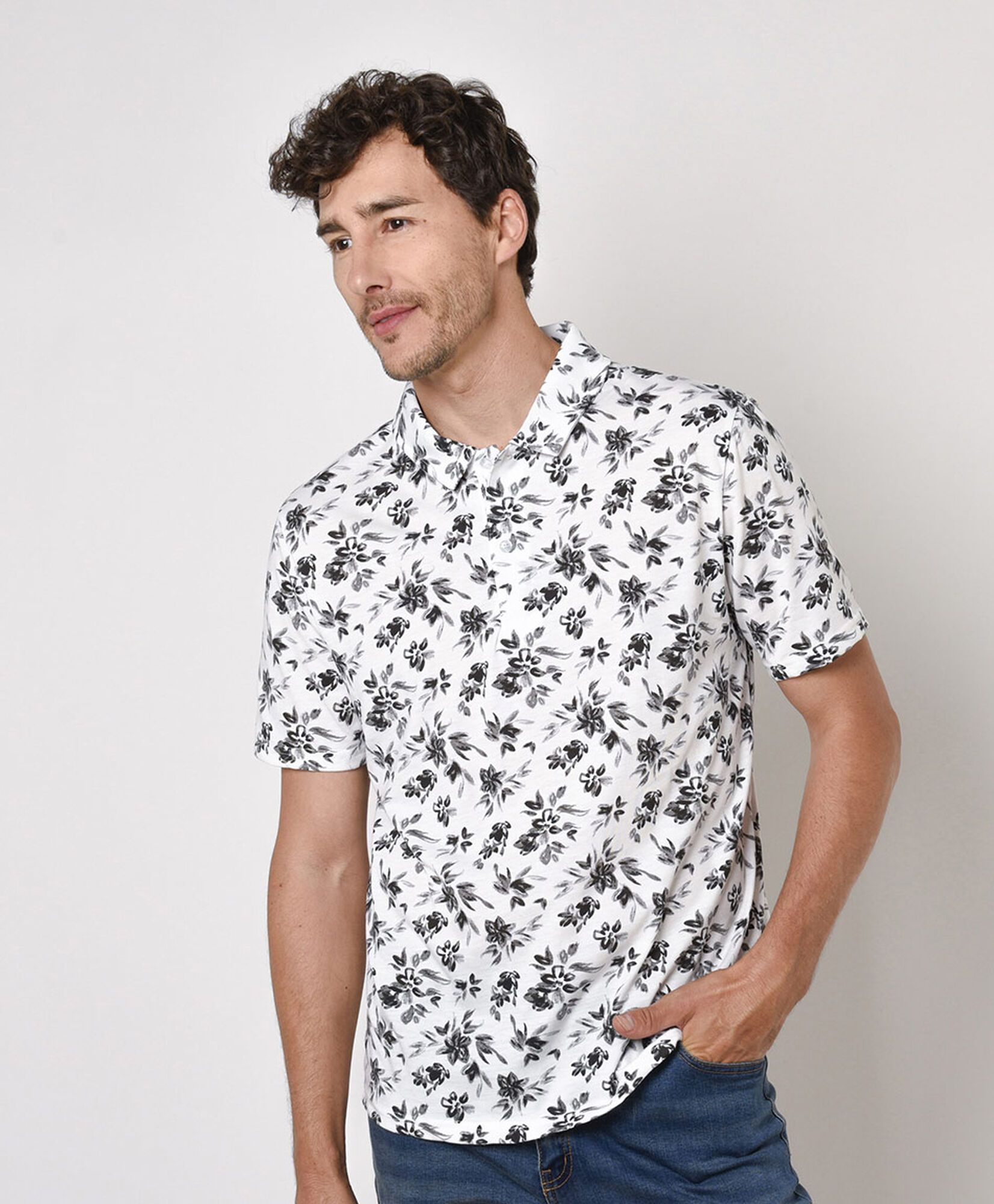 Polera hombre flores cuello piqué Polera hombre flores cuello piqué