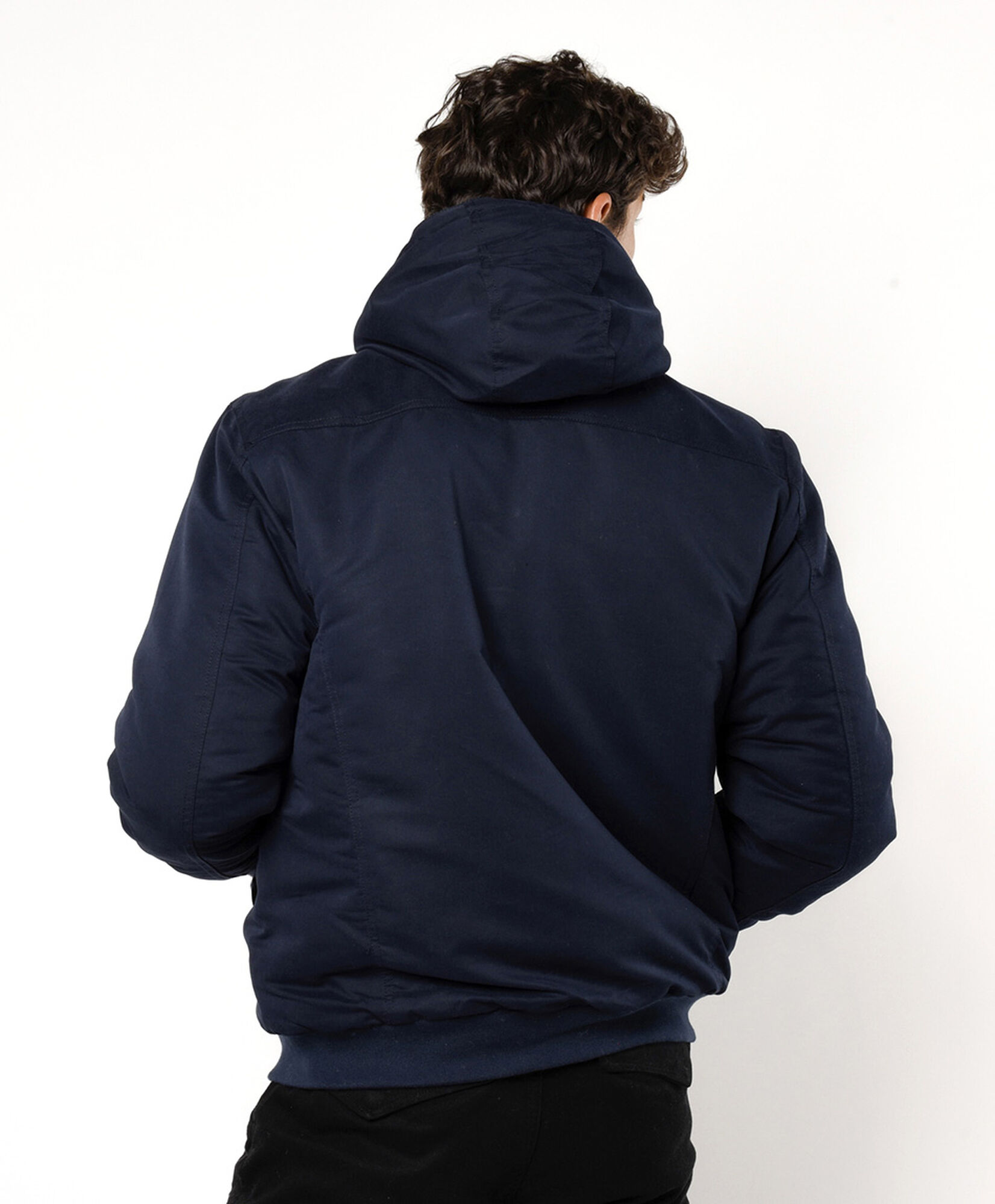Parka hombre detalles rojos Parka hombre detalles rojos