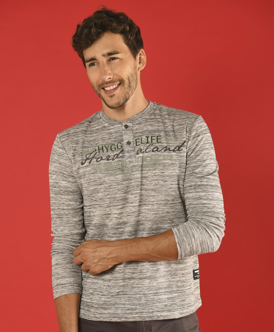 Polera textura estampada