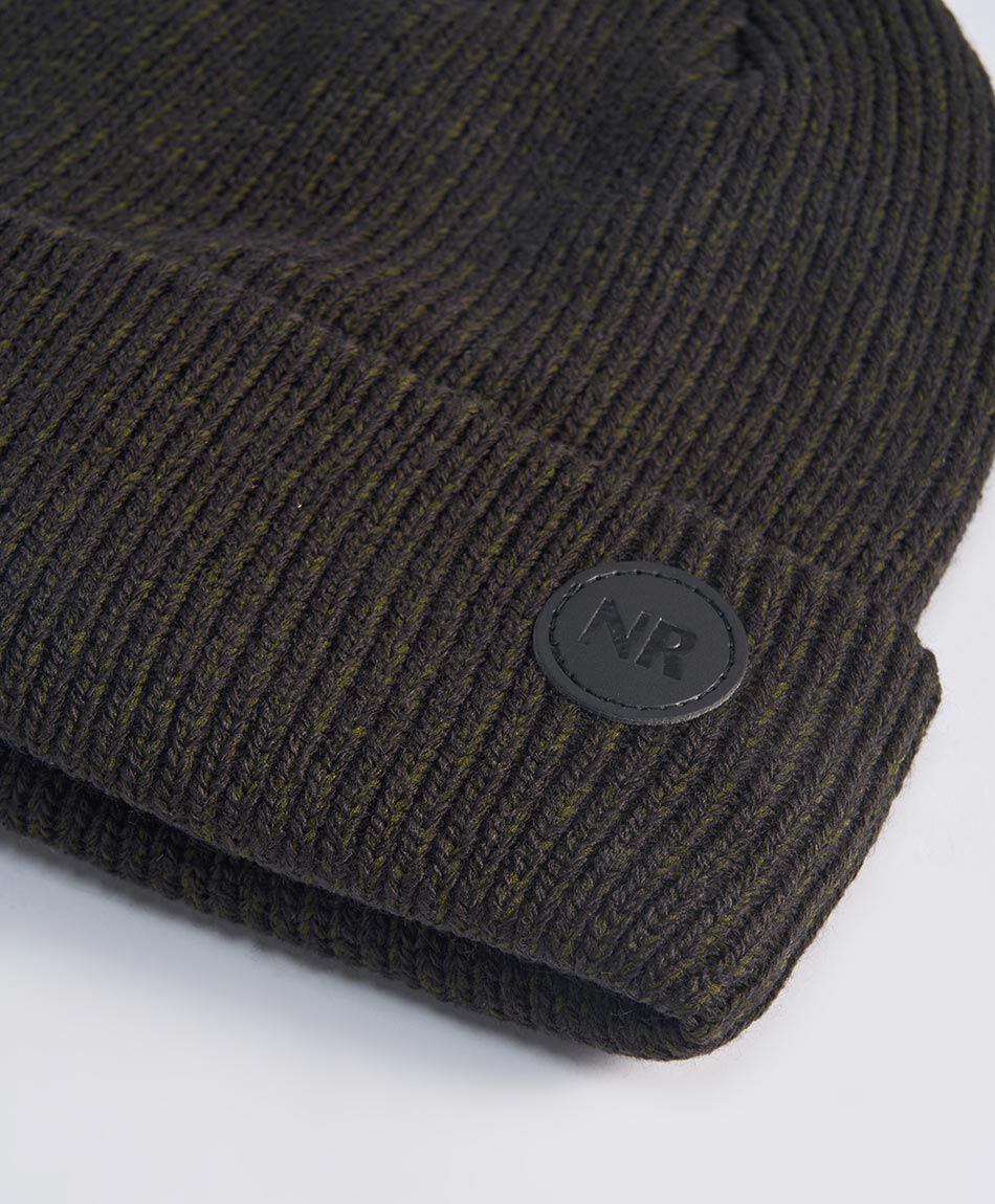 Gorro hombre look versatil