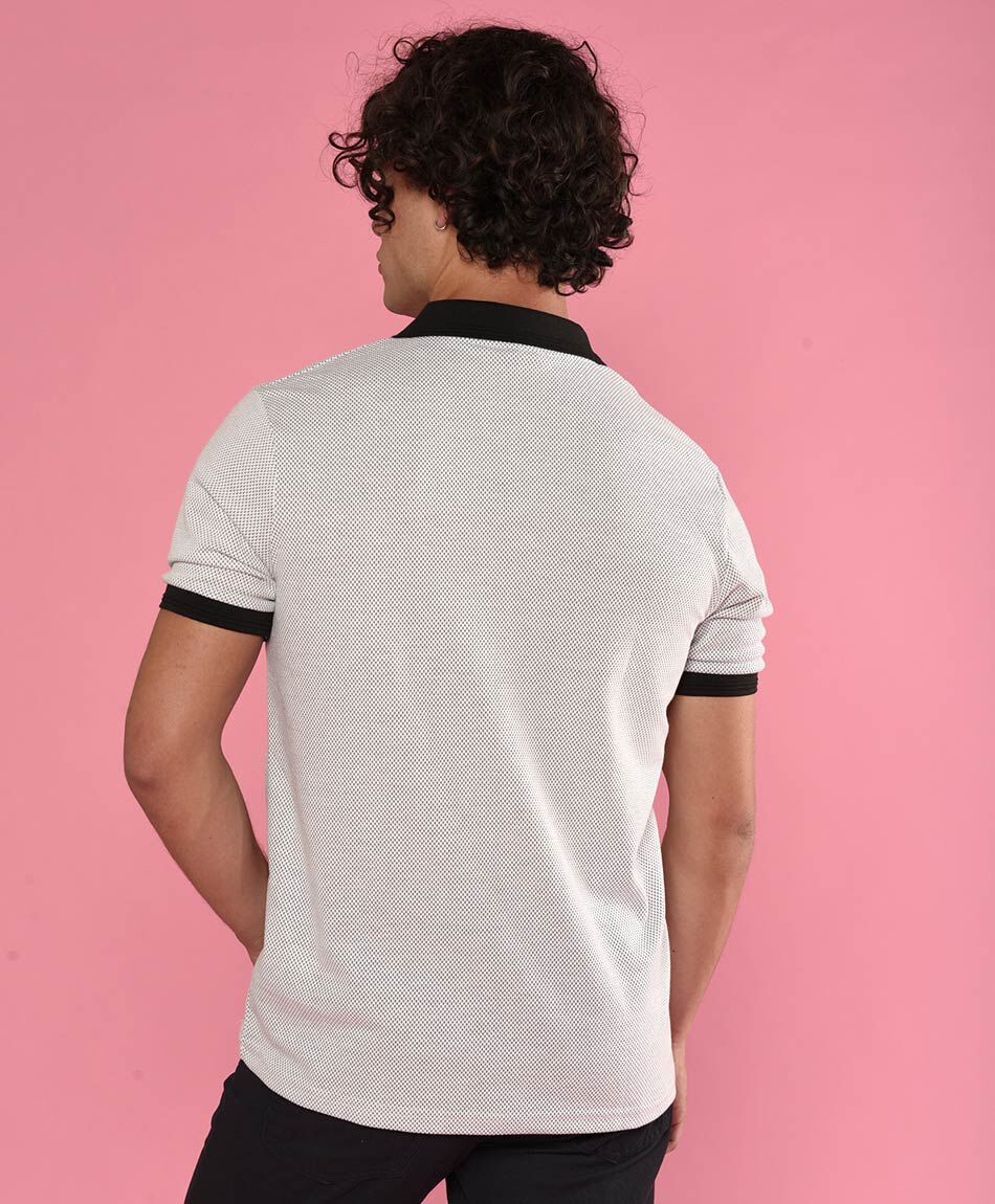Polera manga corta cuello piqu&eacute;