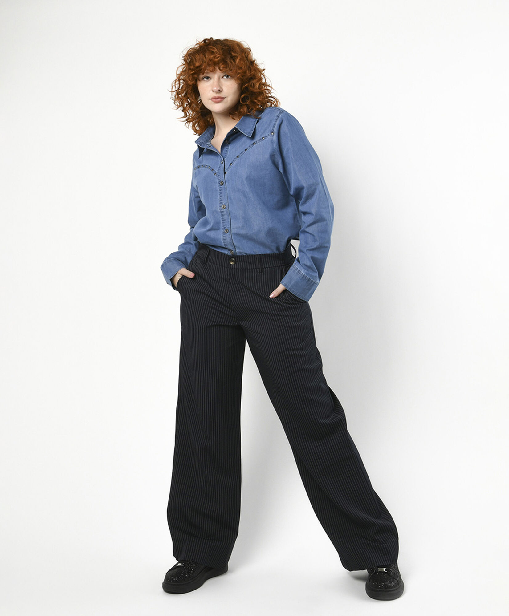 Pantalón mujer líneas finas wide Pantalón mujer líneas finas wide
