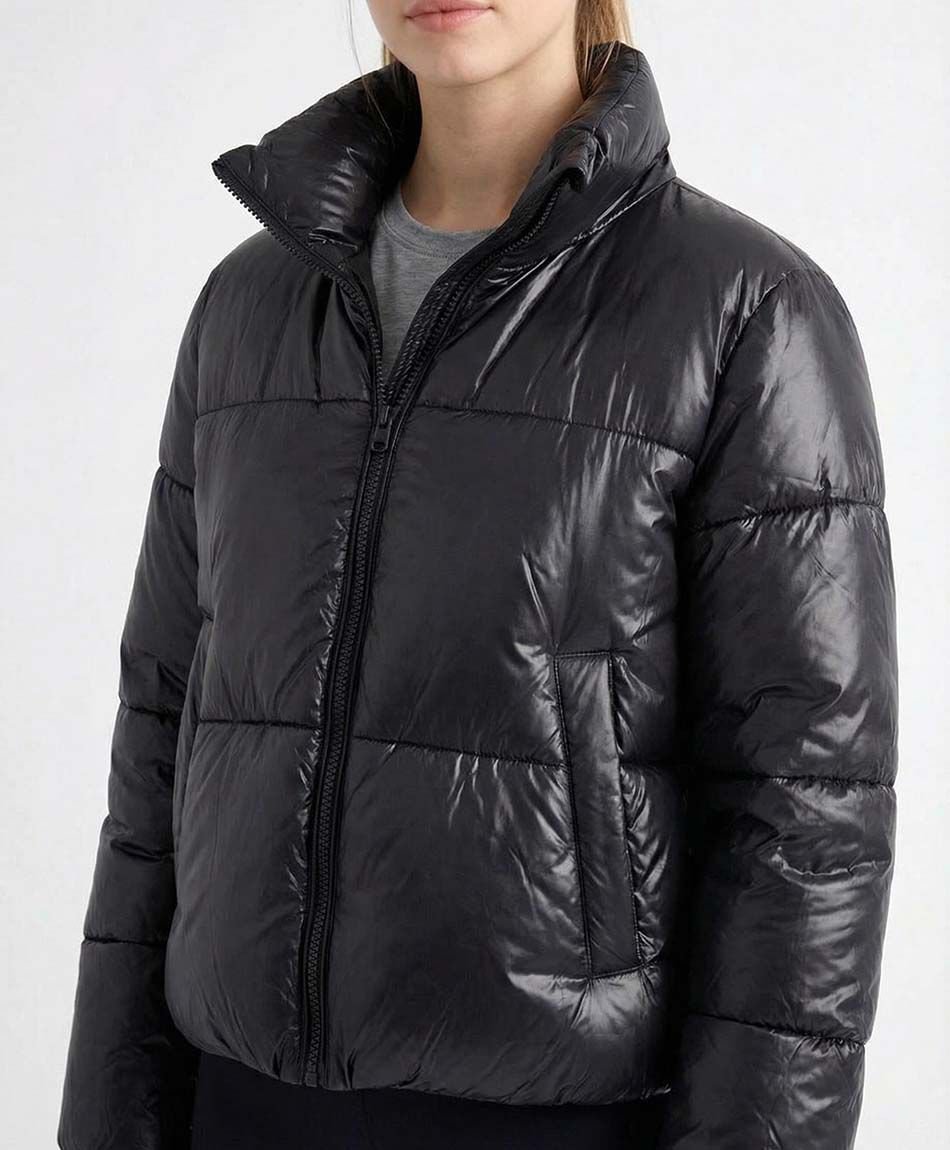 Parka deportiva mujer estilo puffer urbana