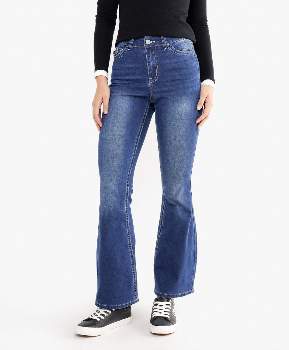 Jeans mujer flare bordado bolsillo
