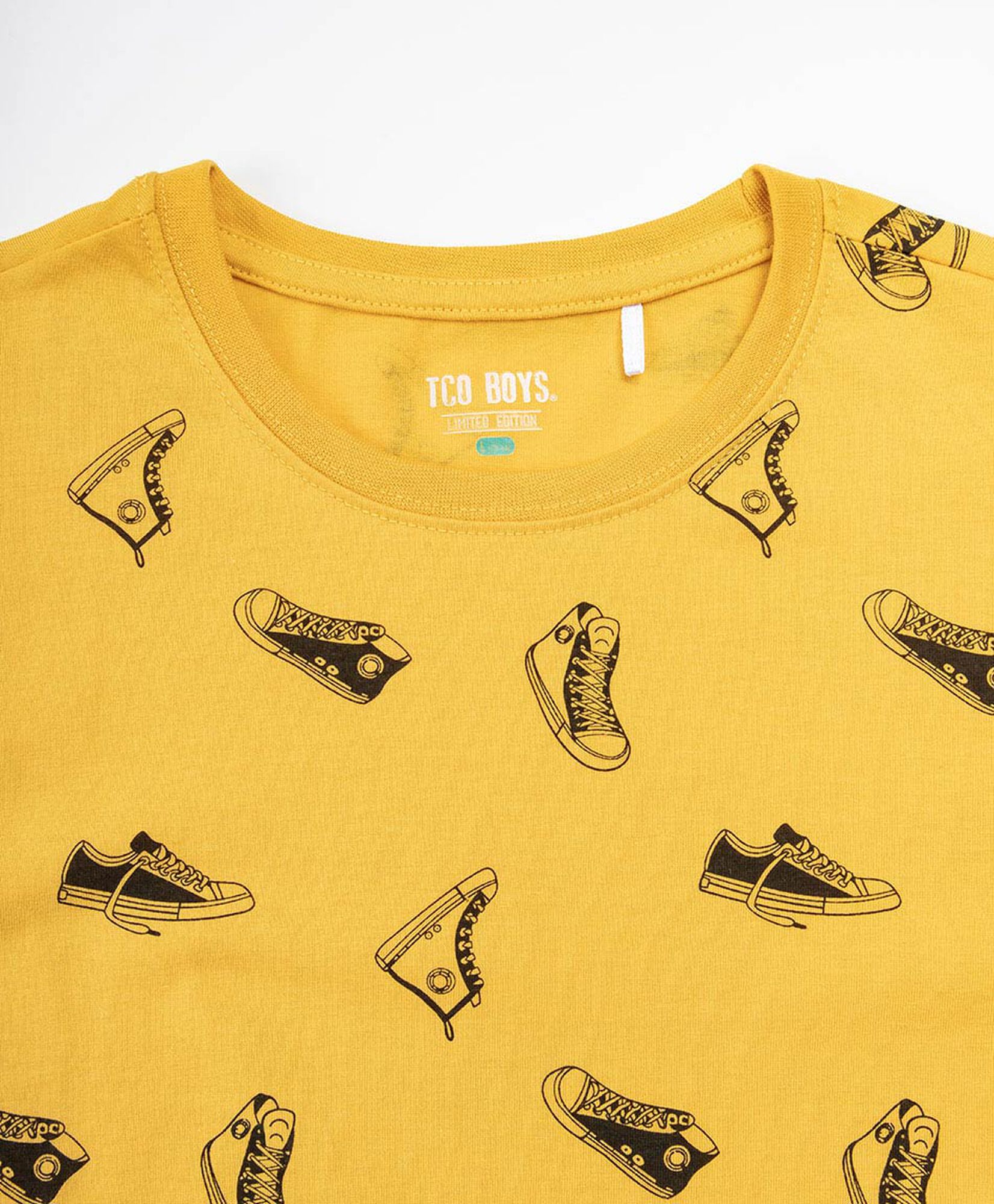 Polera niño zapatillas Polera niño zapatillas