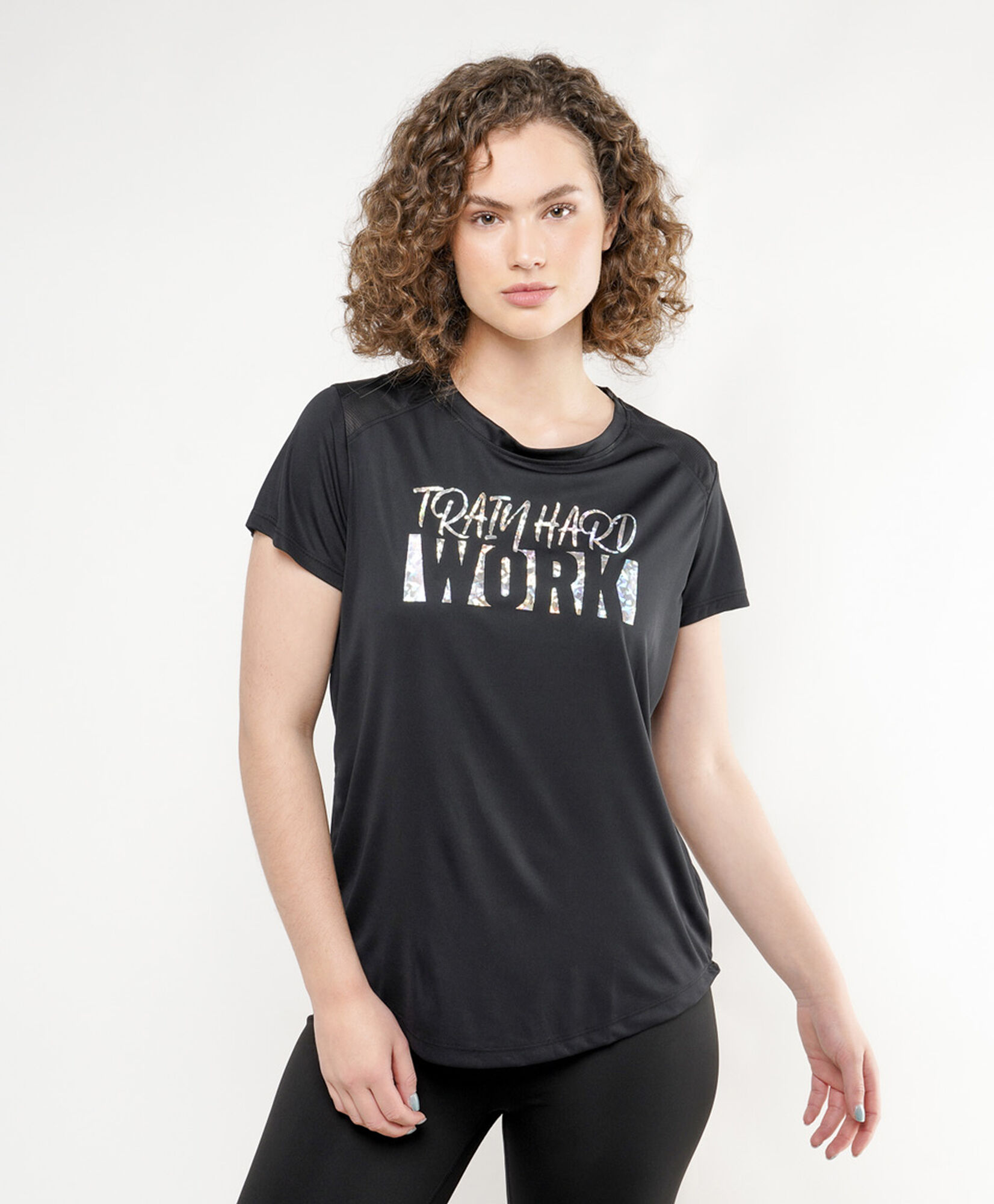 Polera deportiva mujer train hard Polera deportiva mujer train hard