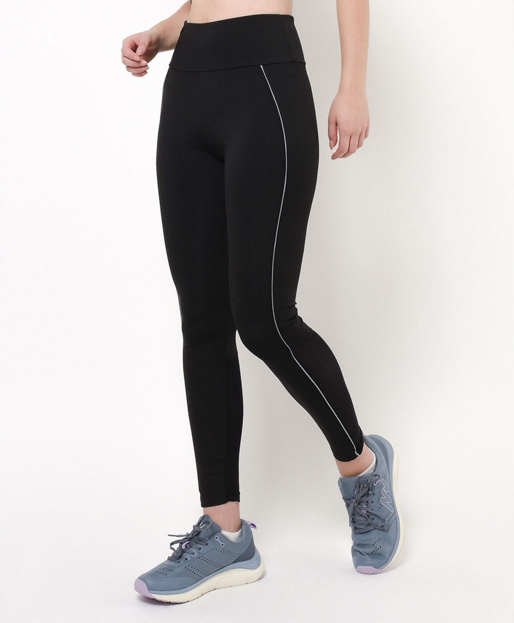 Calza deportiva mujer líneas piping Calza deportiva mujer líneas piping