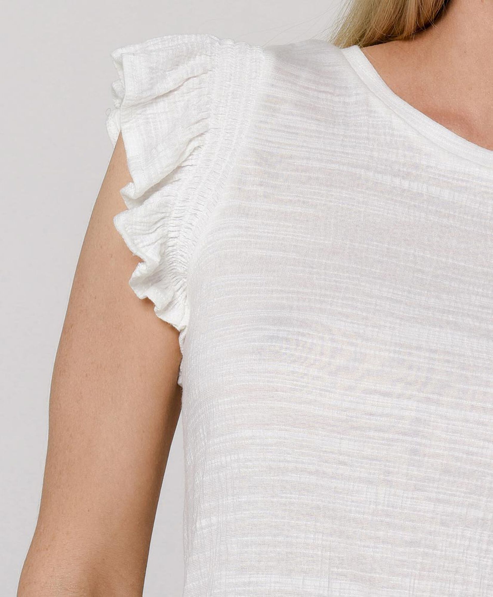 Polera mujer vuelitos en hombros Polera mujer vuelitos en hombros