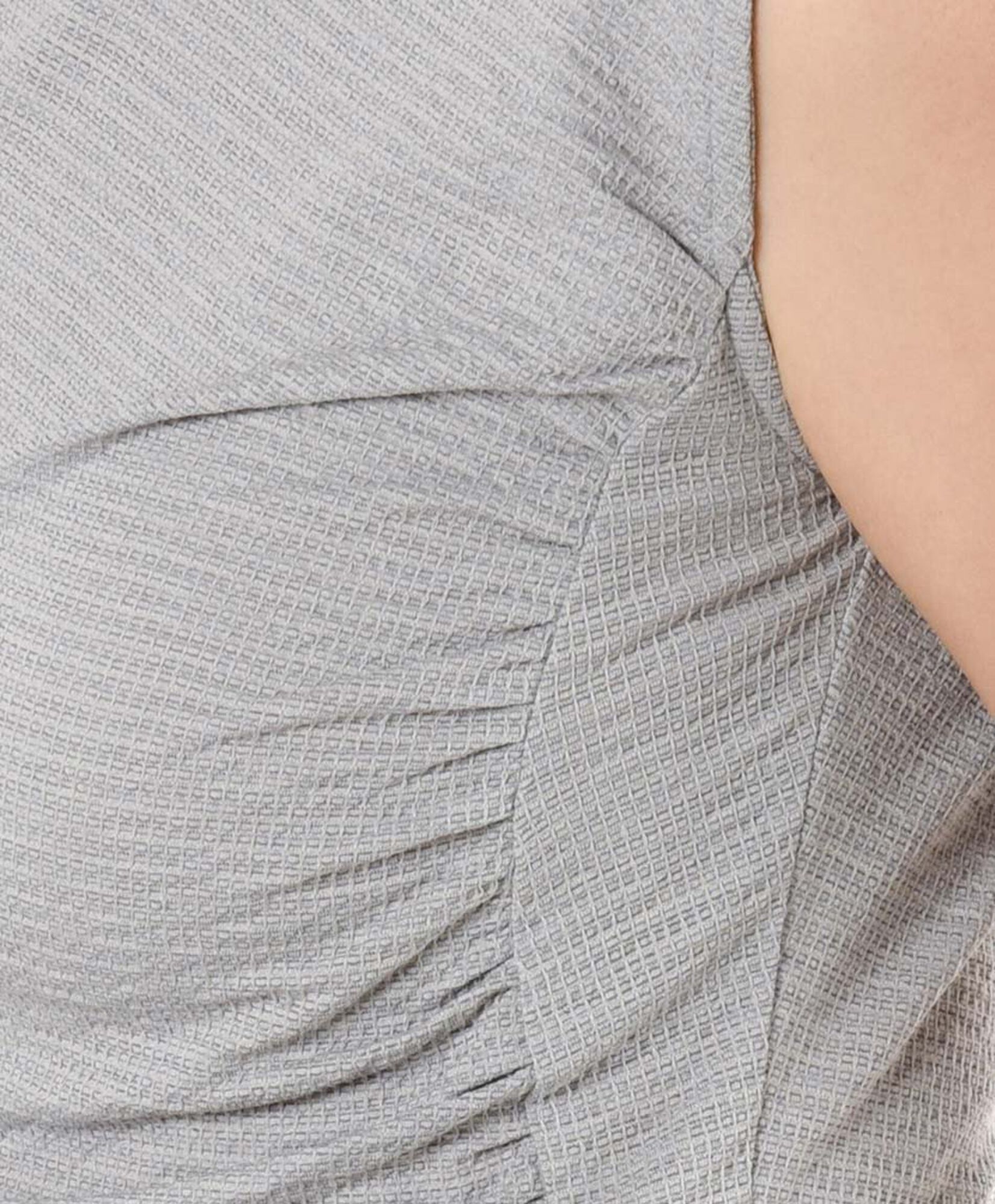 Polera mujer sin mangas ajustada Polera mujer sin mangas ajustada