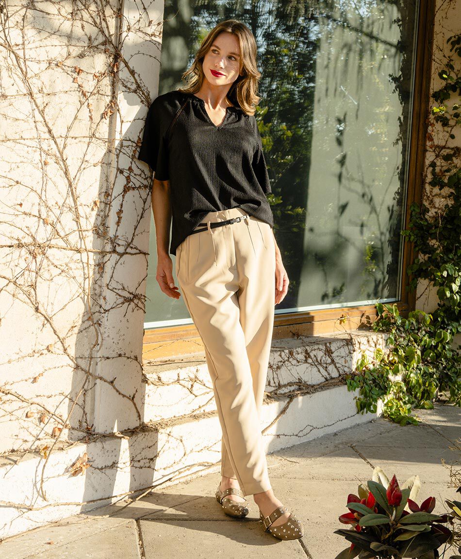 Pantal&oacute;n mujer cintur&oacute;n tiro alto