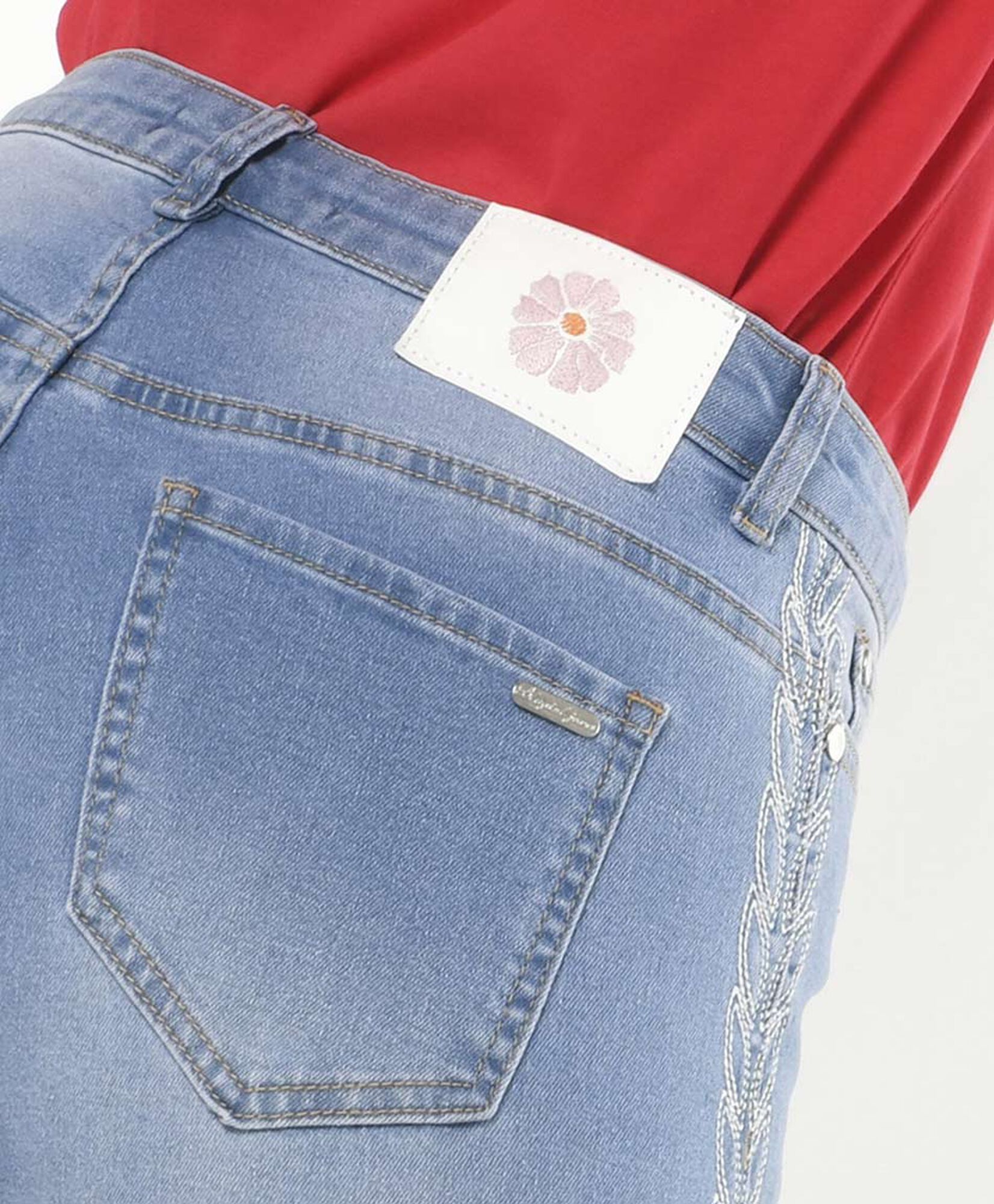 Jeans mujer hojas bordadas wide Jeans mujer hojas bordadas wide