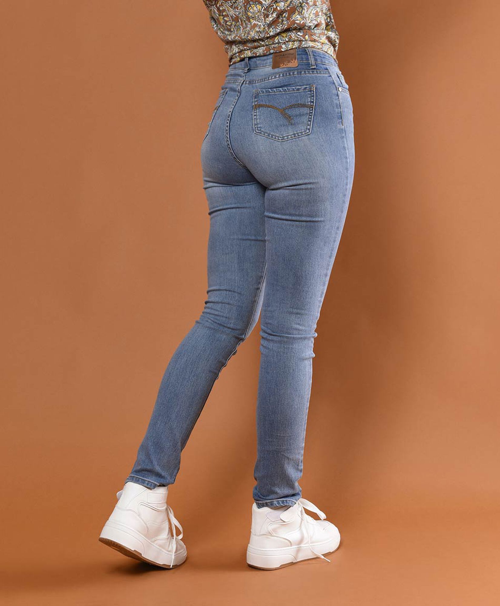 Jeans mujer botones slim fit Jeans mujer botones slim fit