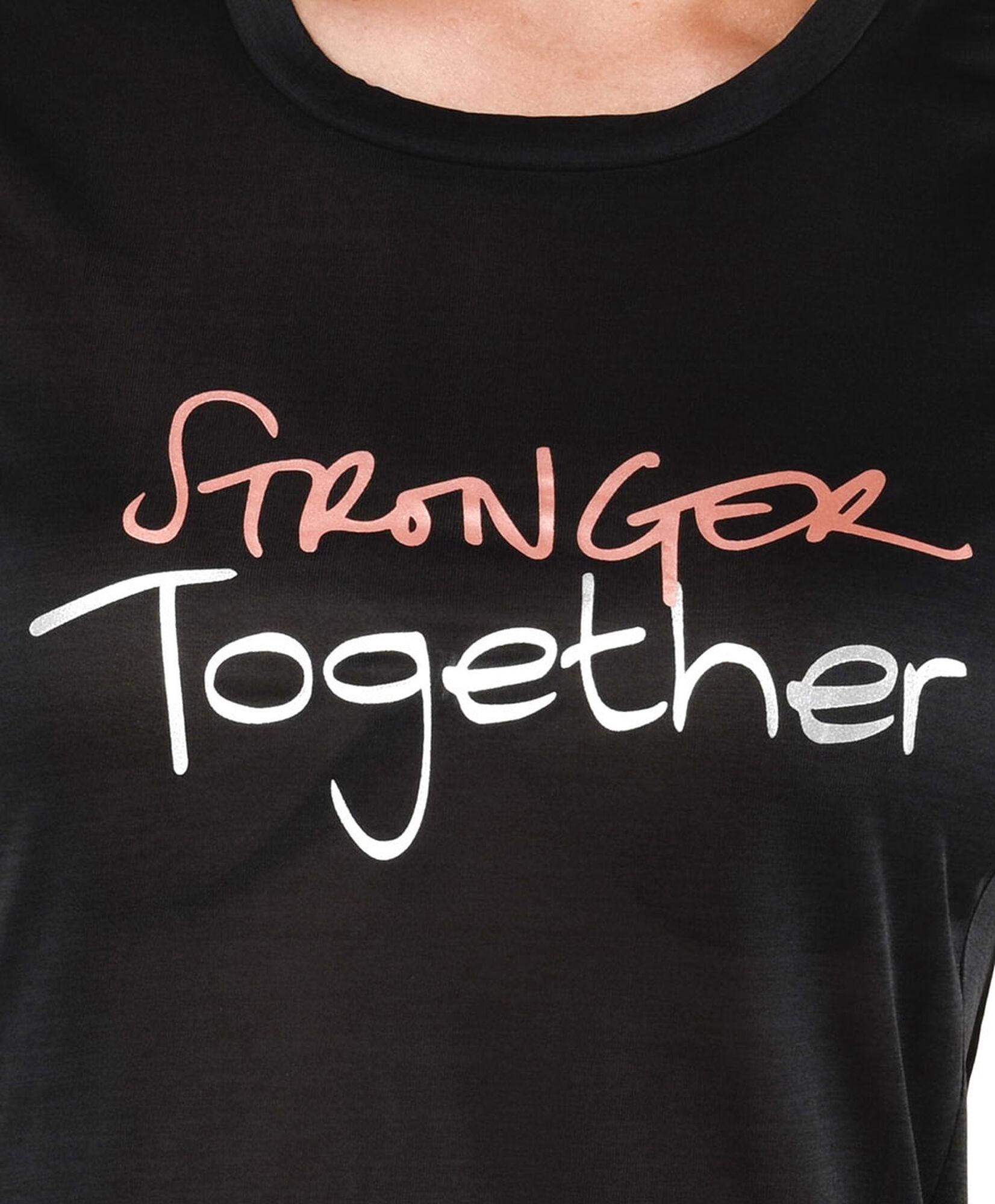 Polera deportiva mujer stronger Polera deportiva mujer stronger