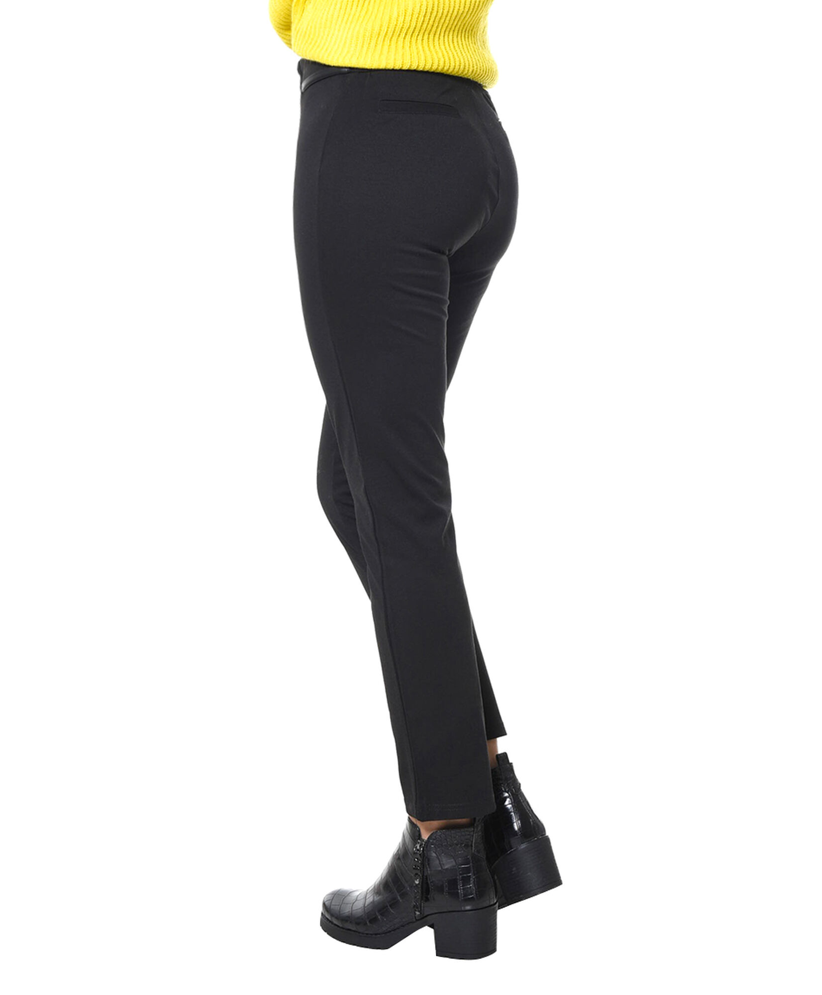 Pantalon detalle envivado Pantalon detalle envivado