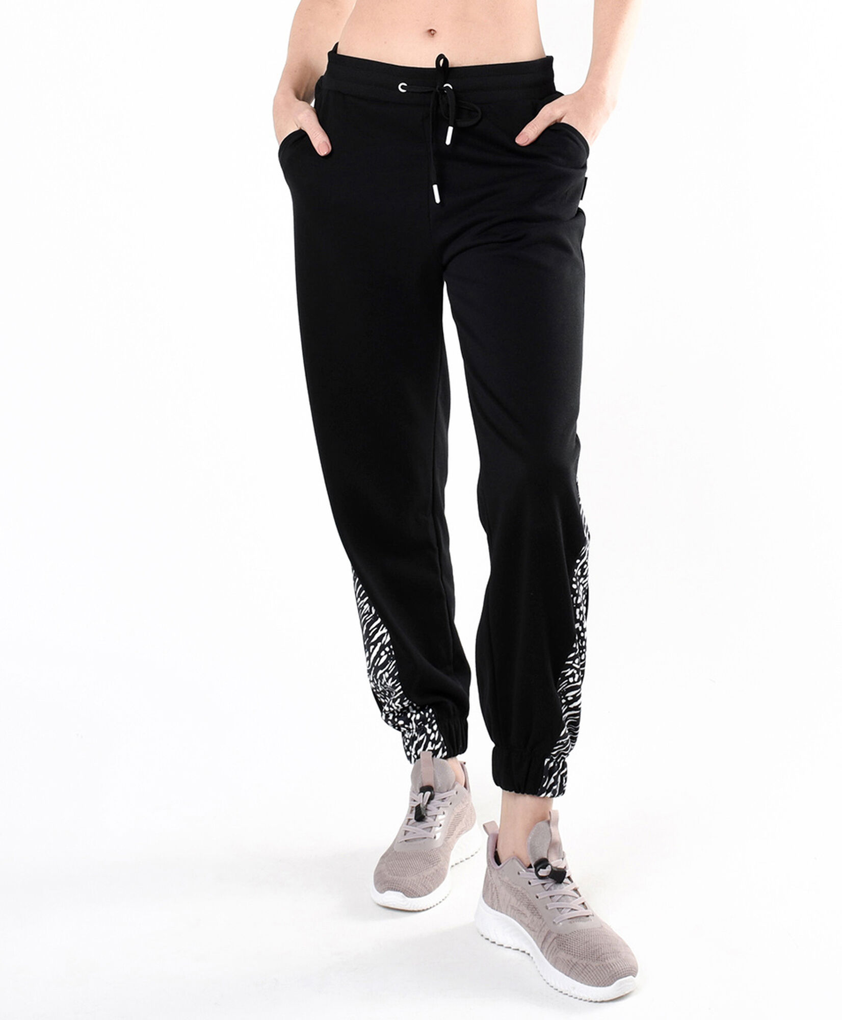 Pantalón deportivo mujer corte animal print Pantalón deportivo mujer corte animal print
