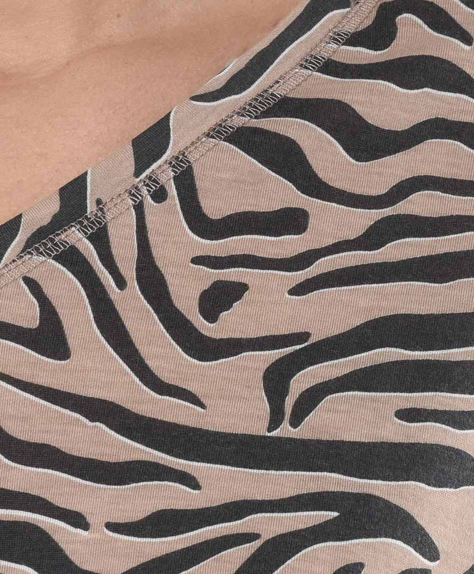 Polera mujer animal print oversize sustentable Polera mujer animal print oversize sustentable
