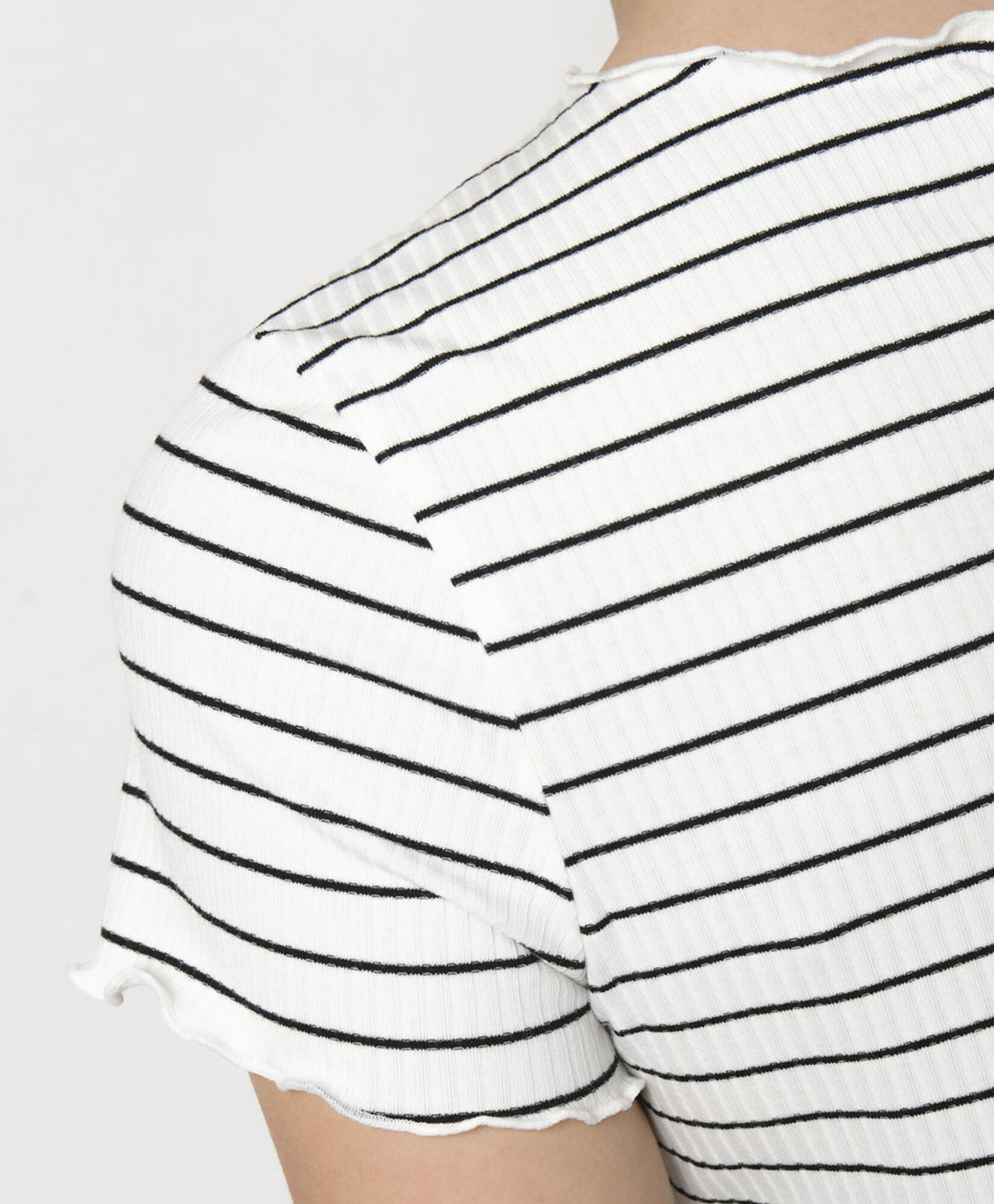 Polera mujer líneas corta Polera mujer líneas corta