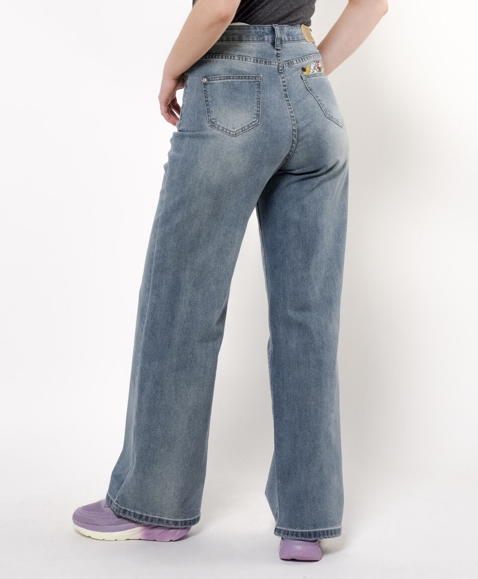 Jeans mujer bolsillo bordado