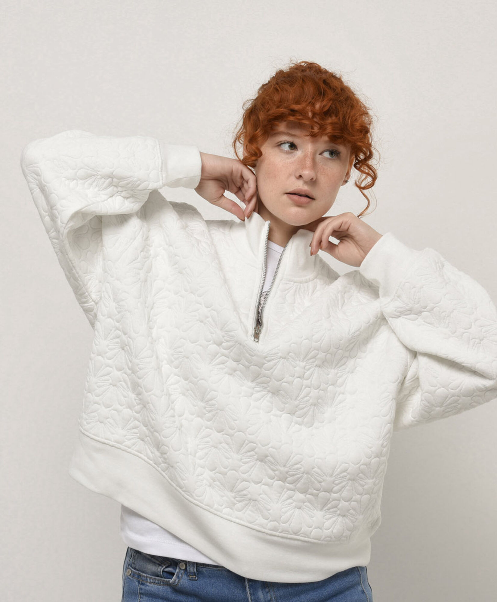 Polerón mujer diseño floral blanco Polerón mujer diseño floral blanco
