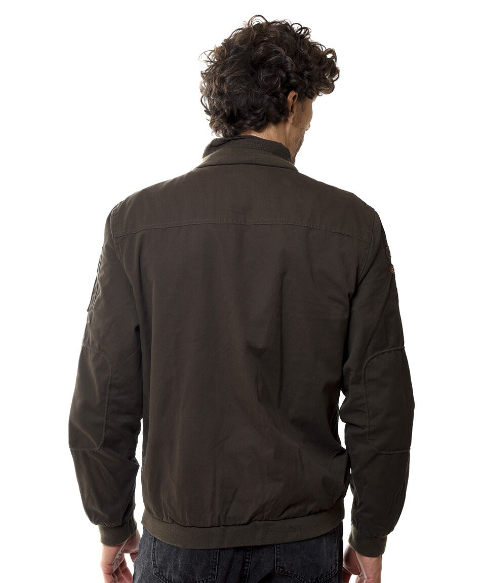 Chaqueta corta bolsillos