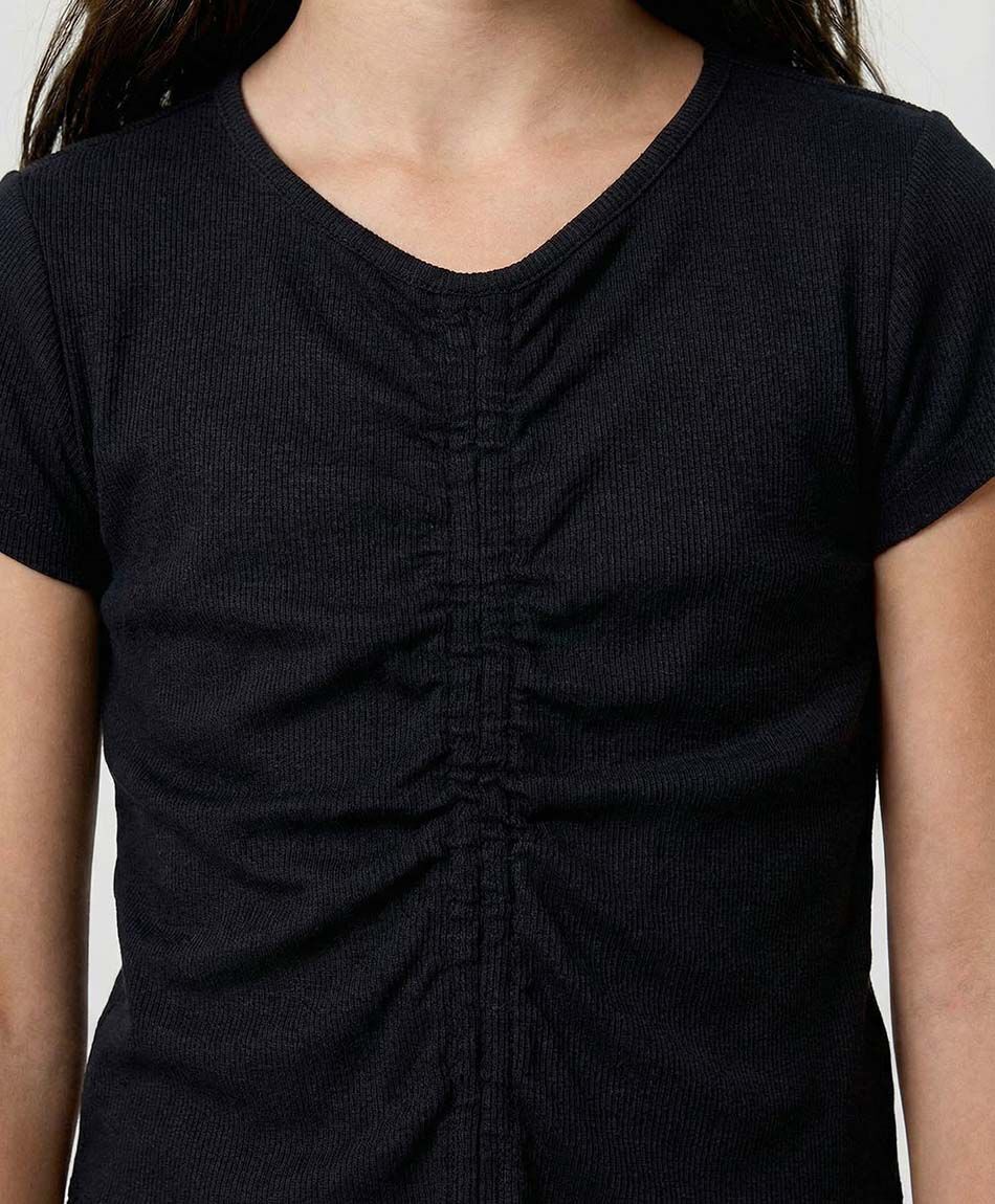 Polera ni&ntilde;a costura frontal