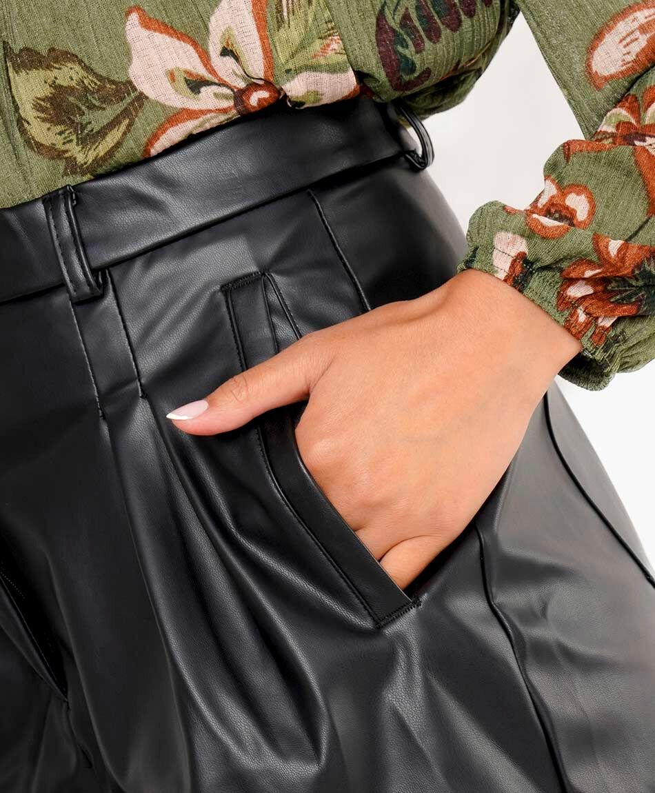 Short mujer look urbano