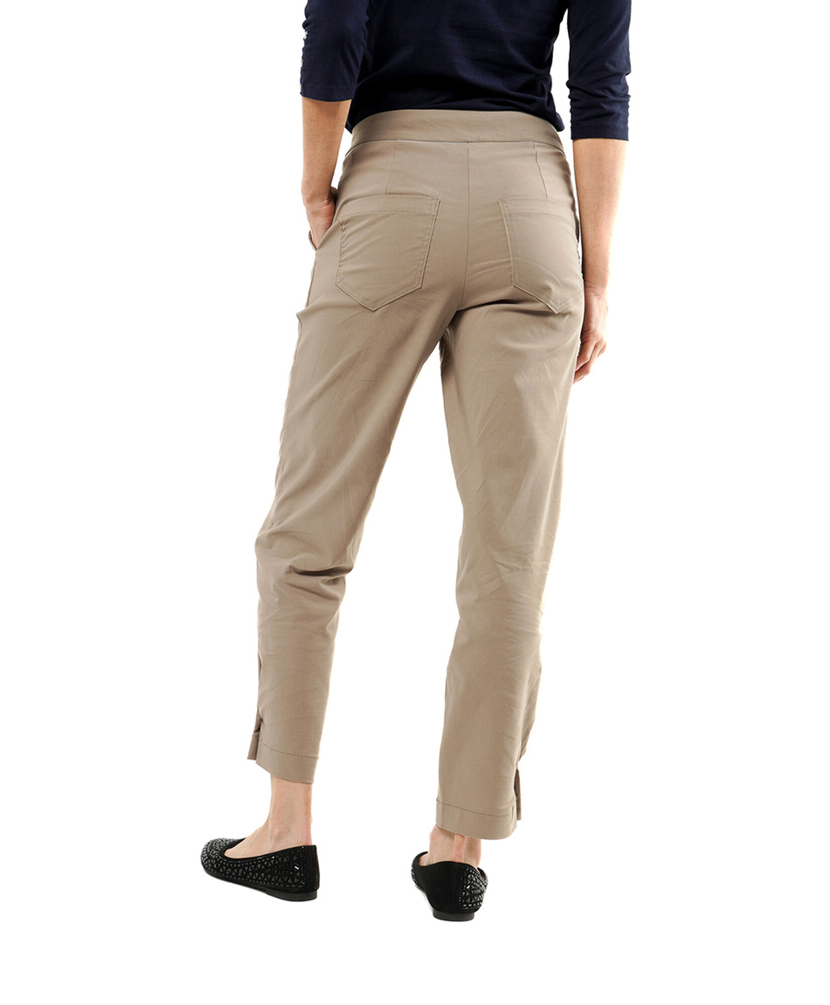 Pantalón mujer pinza botón en basta Pantalón mujer pinza botón en basta