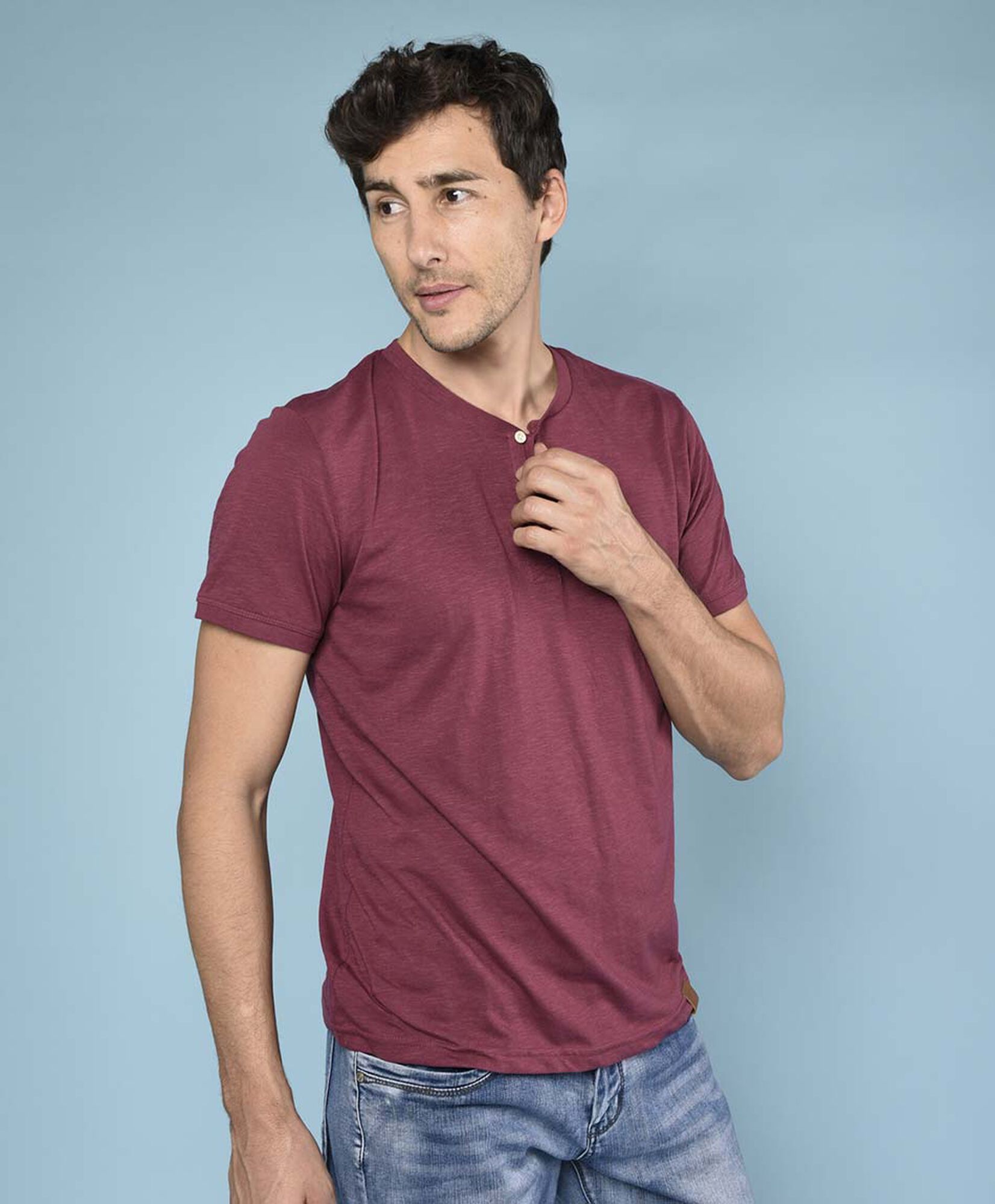 Polera manga corta cuello redondo Polera manga corta cuello redondo