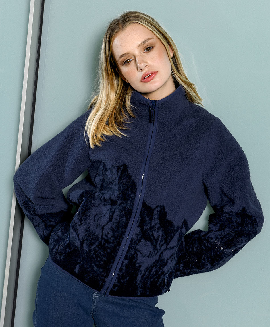 Polar mujer monta&ntilde;as