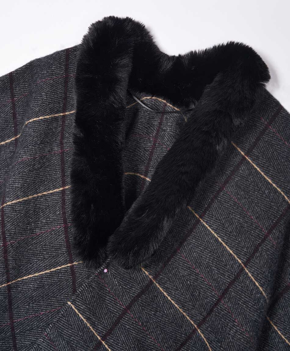 Poncho mujer dise&ntilde;o lineas