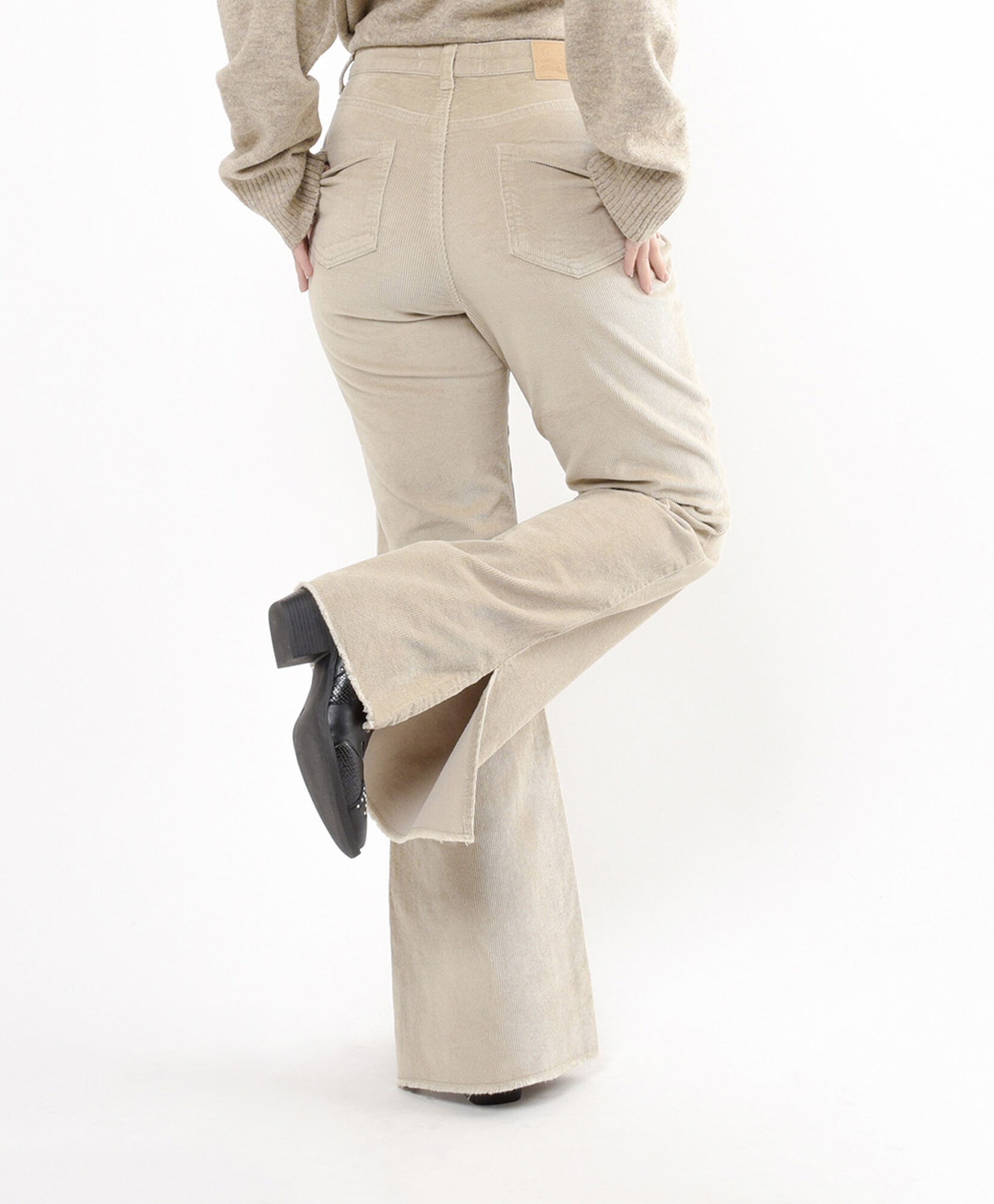 Jeans mujer corderoy beige flare Jeans mujer corderoy beige flare