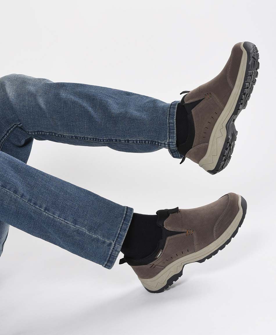 Mocas&iacute;n hombre calado lateral