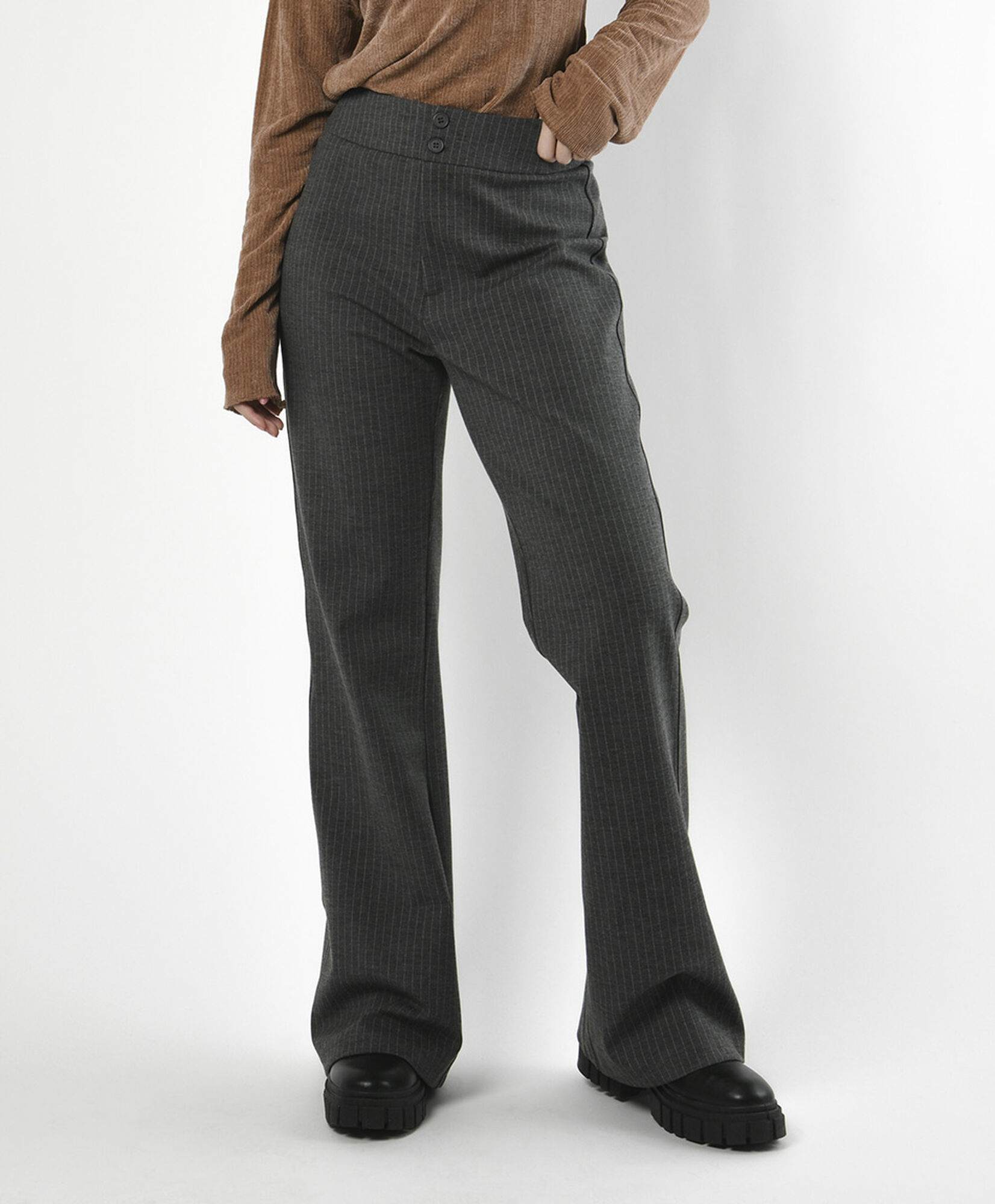 Pantalón mujer líneas wide gris Pantalón mujer líneas wide gris