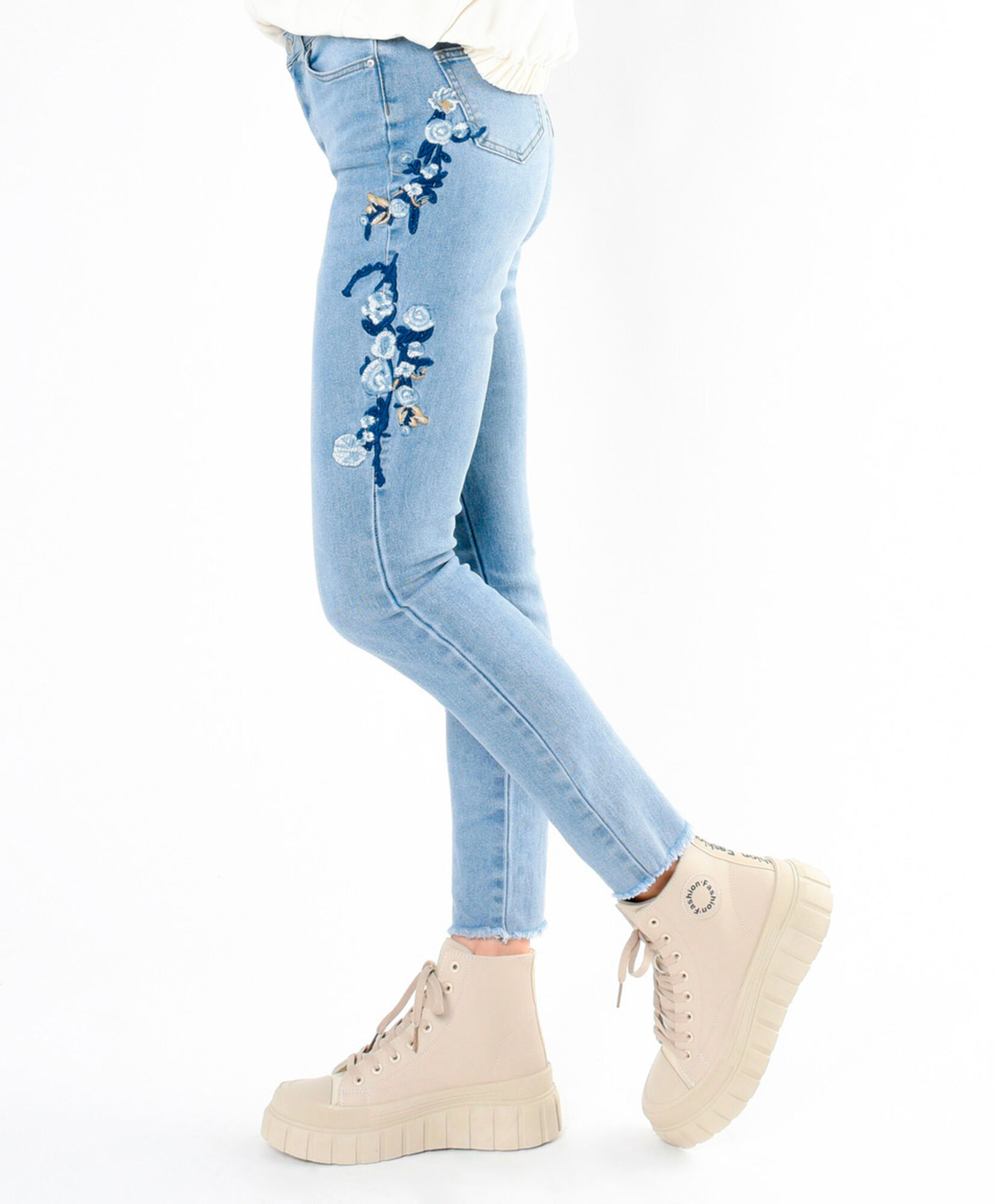Jeans mujer brodado flores skinny fit Jeans mujer brodado flores skinny fit