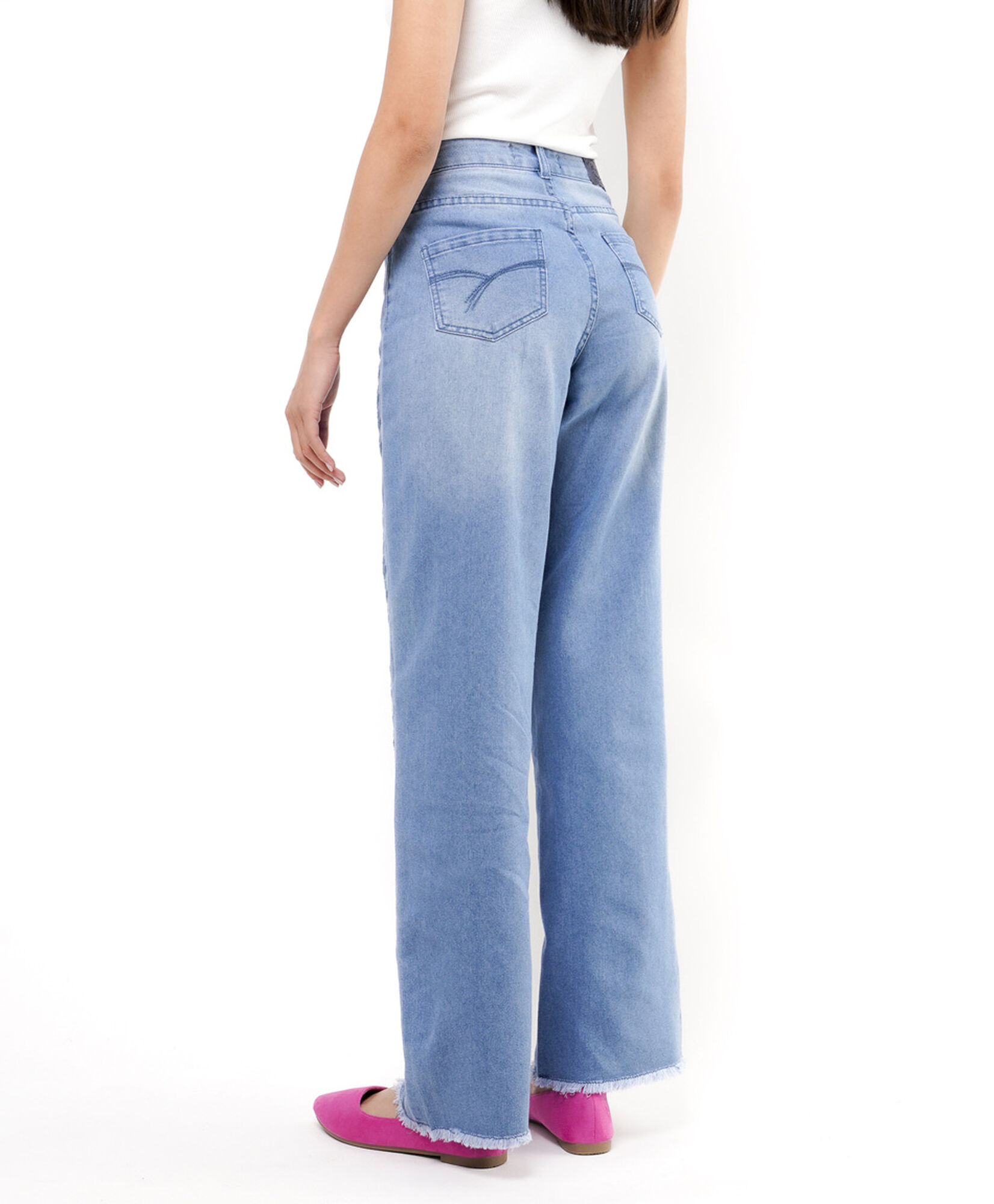 Jeans mujer diseño bordado wide Jeans mujer diseño bordado wide